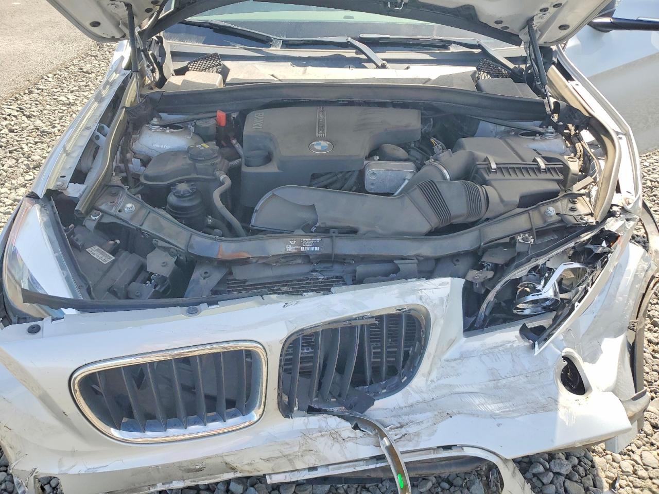 2015 Bmw X1 Xdrive28i Серебряный vin: WBAVL1C58FVY36092