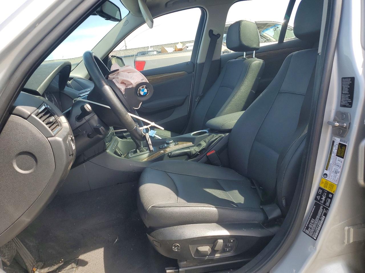 2015 Bmw X1 Xdrive28i Серебряный vin: WBAVL1C58FVY36092