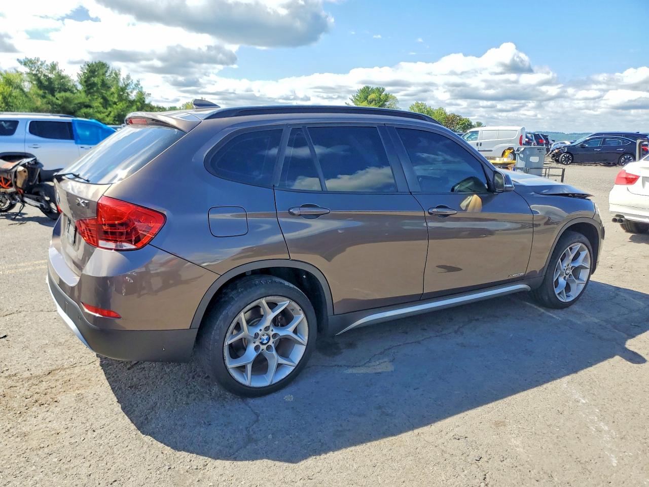 2013 Bmw X1 Xdrive28i Brown vin: WBAVL1C59DVR82045