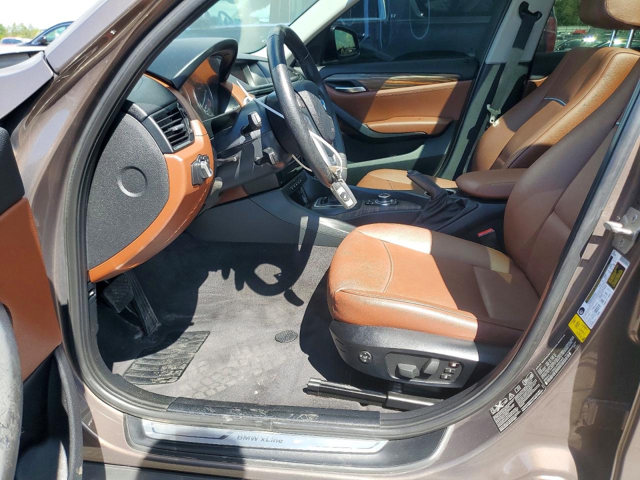 2013 Bmw X1 Xdrive28i Brown vin: WBAVL1C59DVR82045