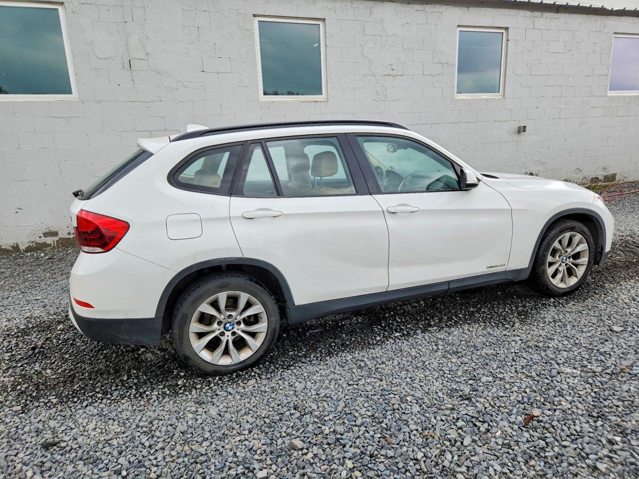 2013 Bmw X1 Xdrive28i White vin: WBAVL1C59DVR82594