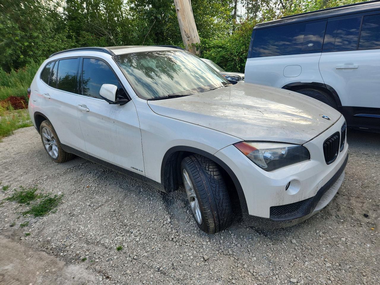 2013 Bmw X1 Xdrive28i White vin: WBAVL1C59DVR86113