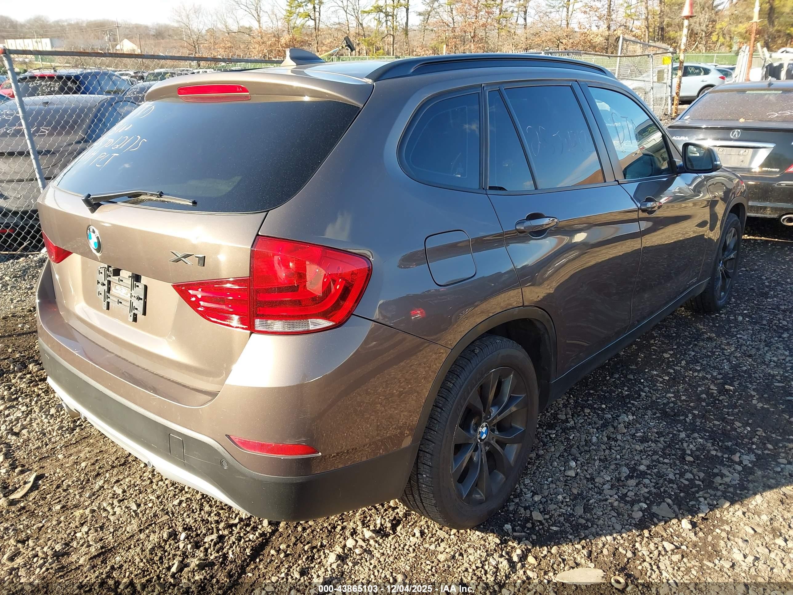 2013 Bmw X1 Xdrive28i Brown vin: WBAVL1C59DVR87701