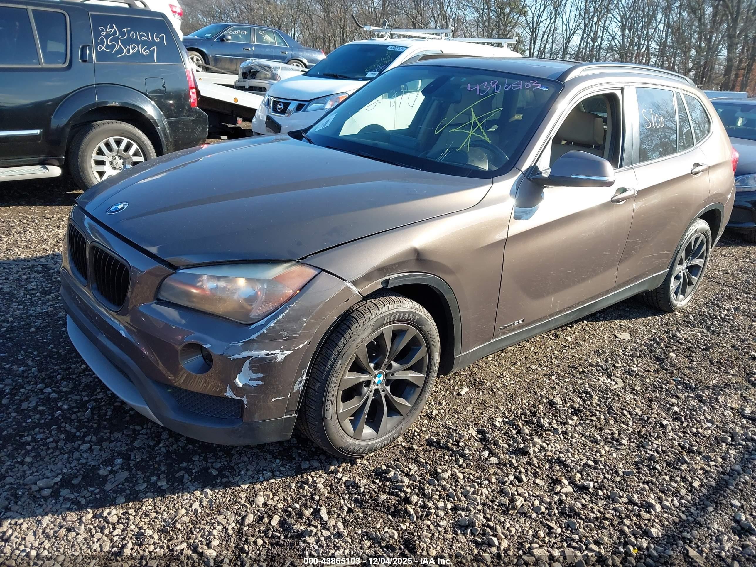 2013 Bmw X1 Xdrive28i Brown vin: WBAVL1C59DVR87701