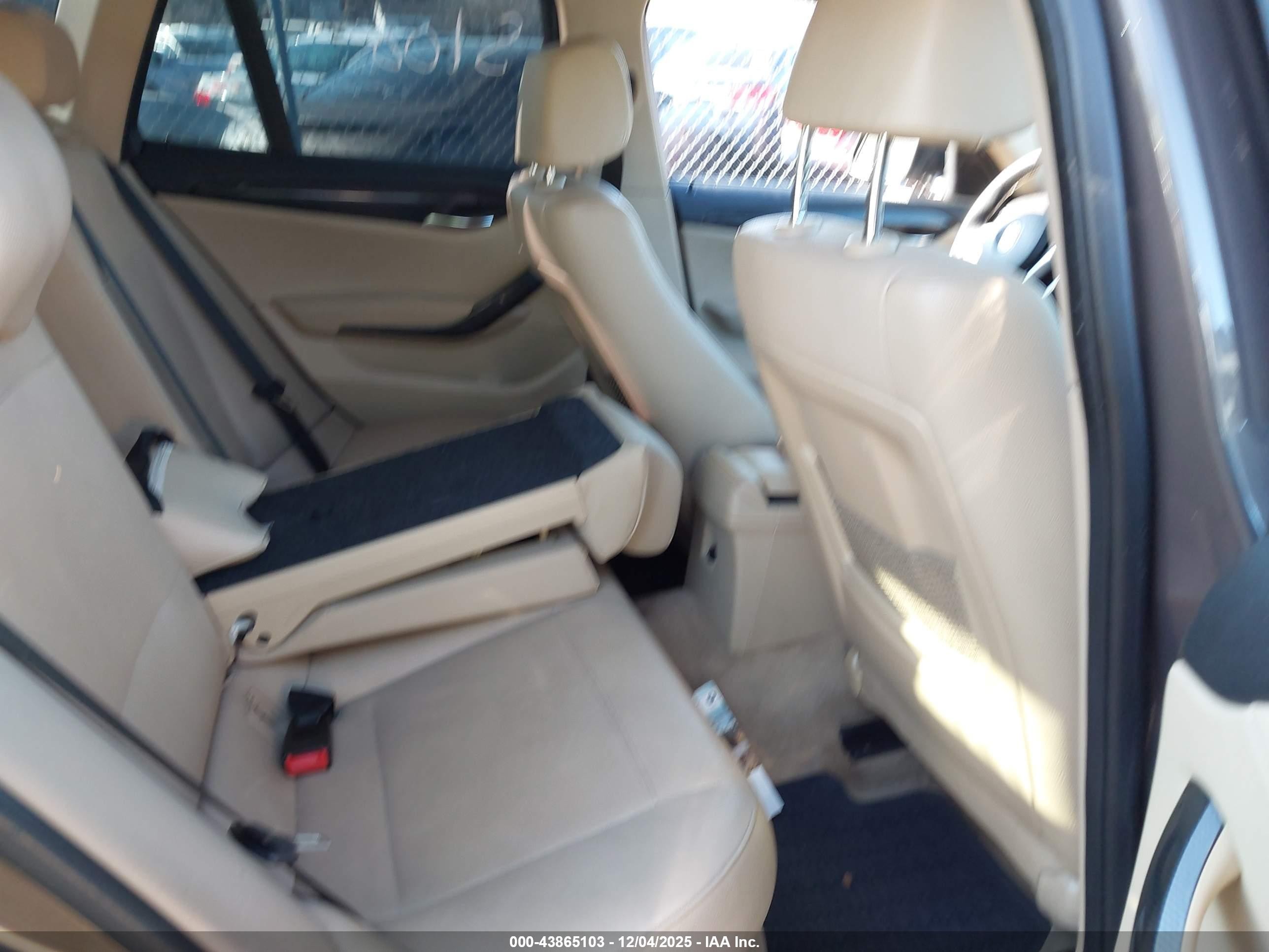 2013 Bmw X1 Xdrive28i Brown vin: WBAVL1C59DVR87701