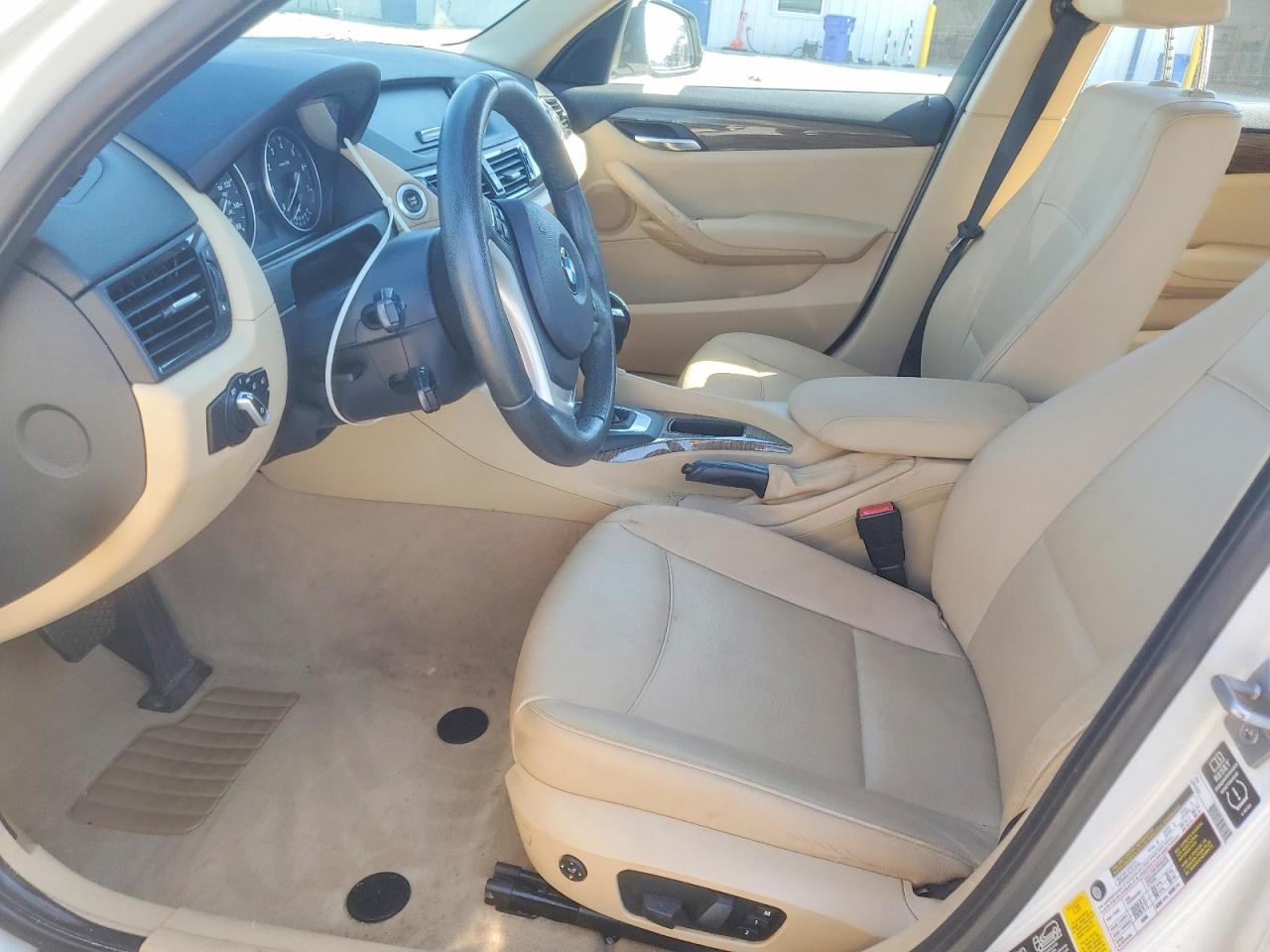 2015 Bmw X1 Xdrive28i White vin: WBAVL1C59FVY28695