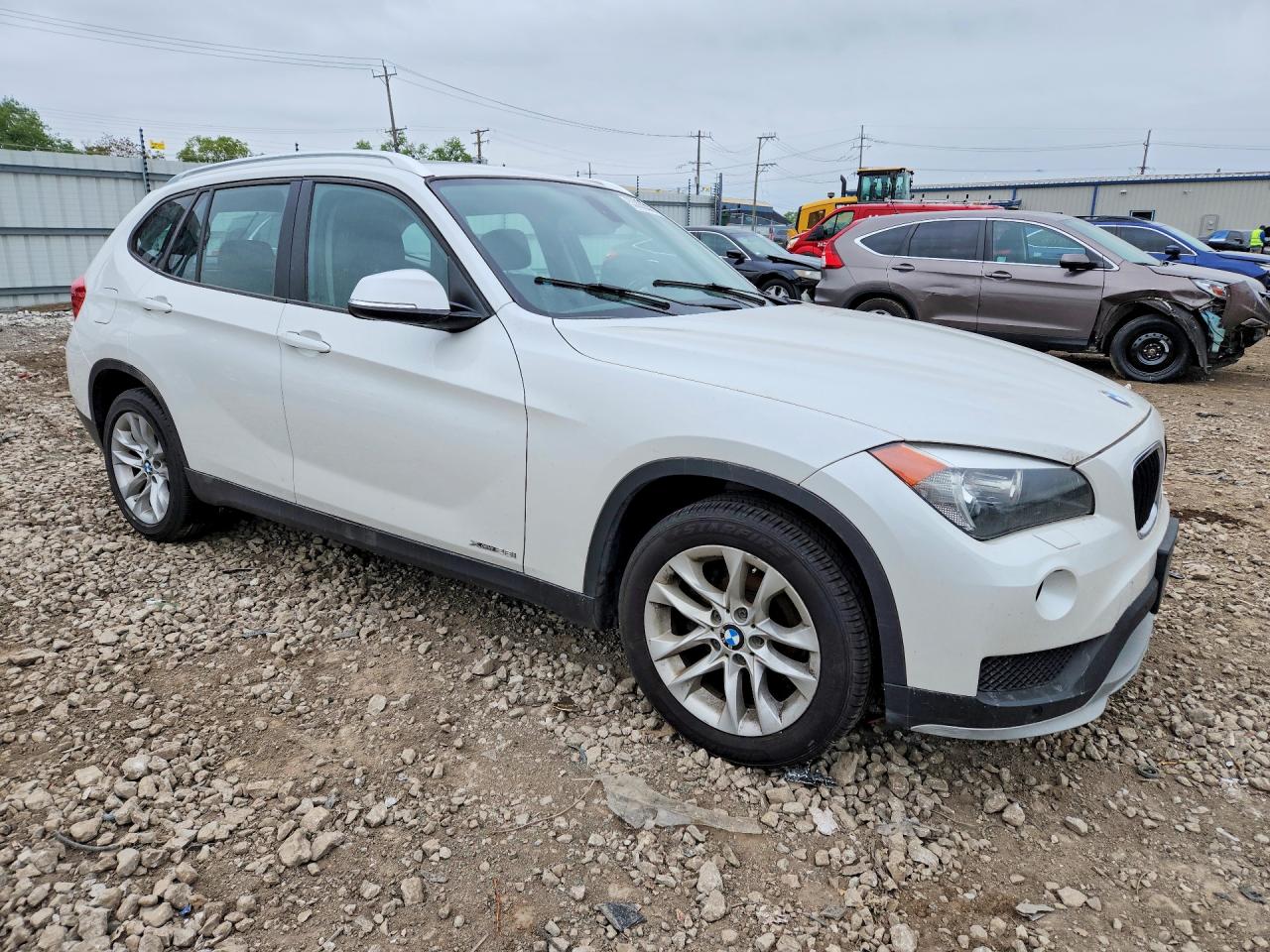 2015 Bmw X1 White vin: WBAVL1C59FVY31810