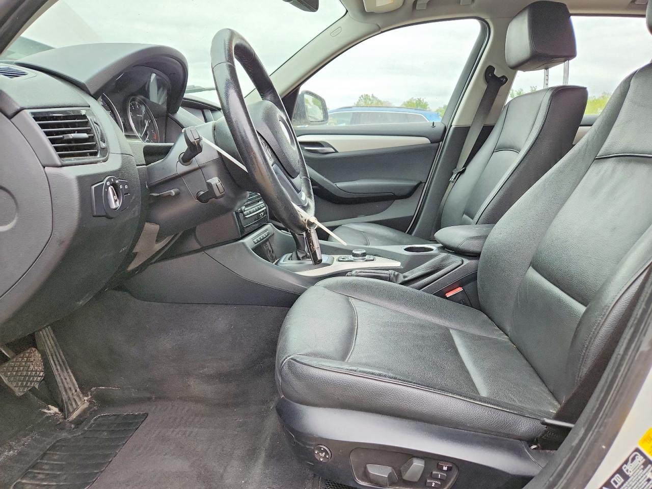2015 Bmw X1 White vin: WBAVL1C59FVY31810