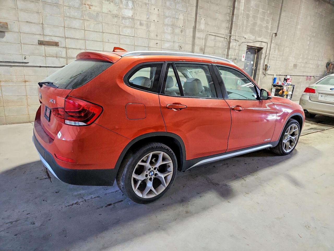 2013 Bmw X1 Xdrive28i Orange vin: WBAVL1C5XDVR87383