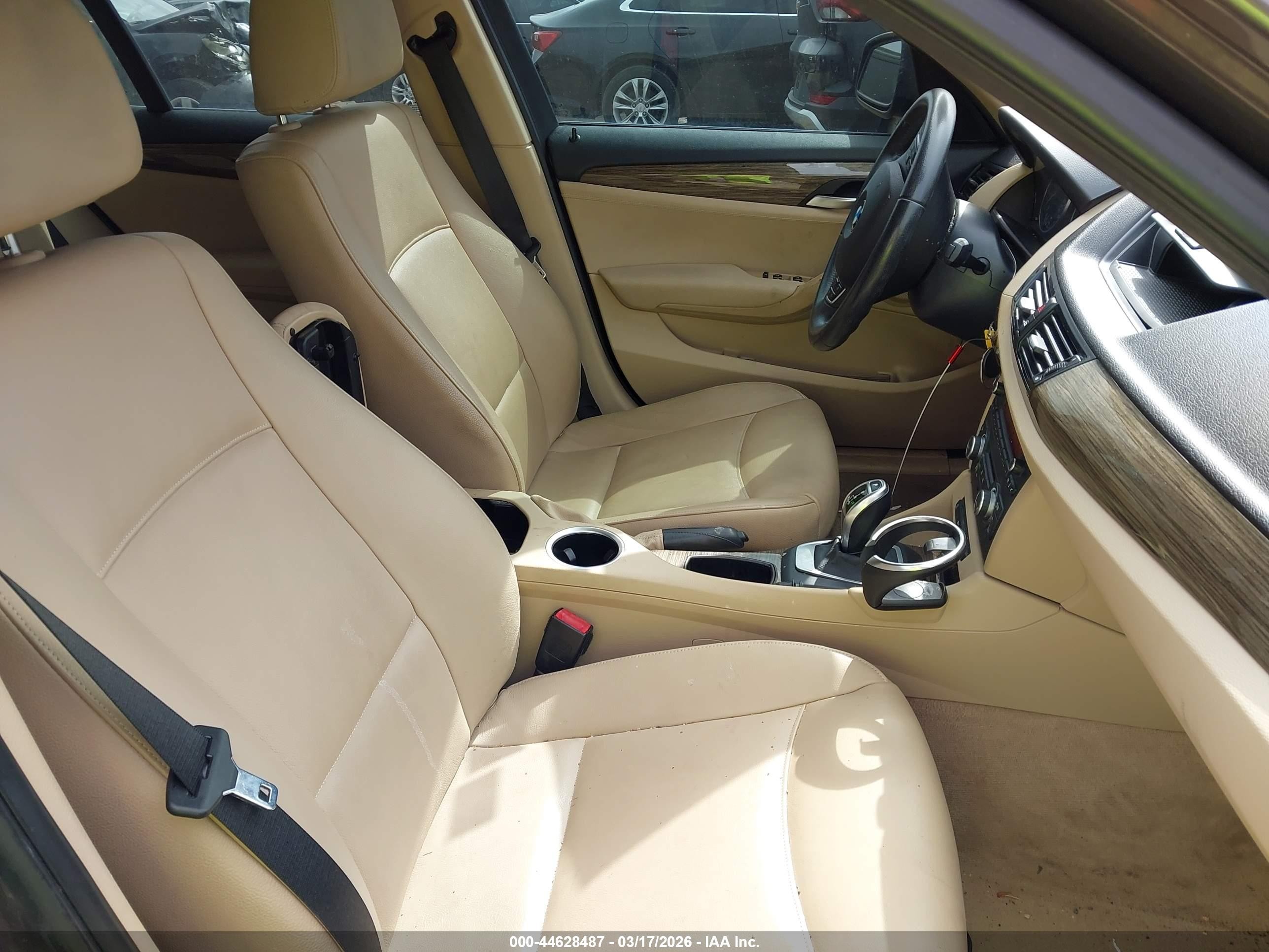 2013 Bmw X1 Xdrive28i Brown vin: WBAVL1C5XDVR88288