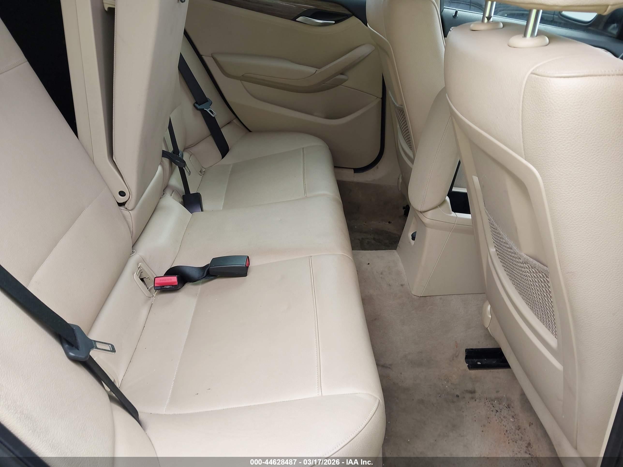 2013 Bmw X1 Xdrive28i Brown vin: WBAVL1C5XDVR88288