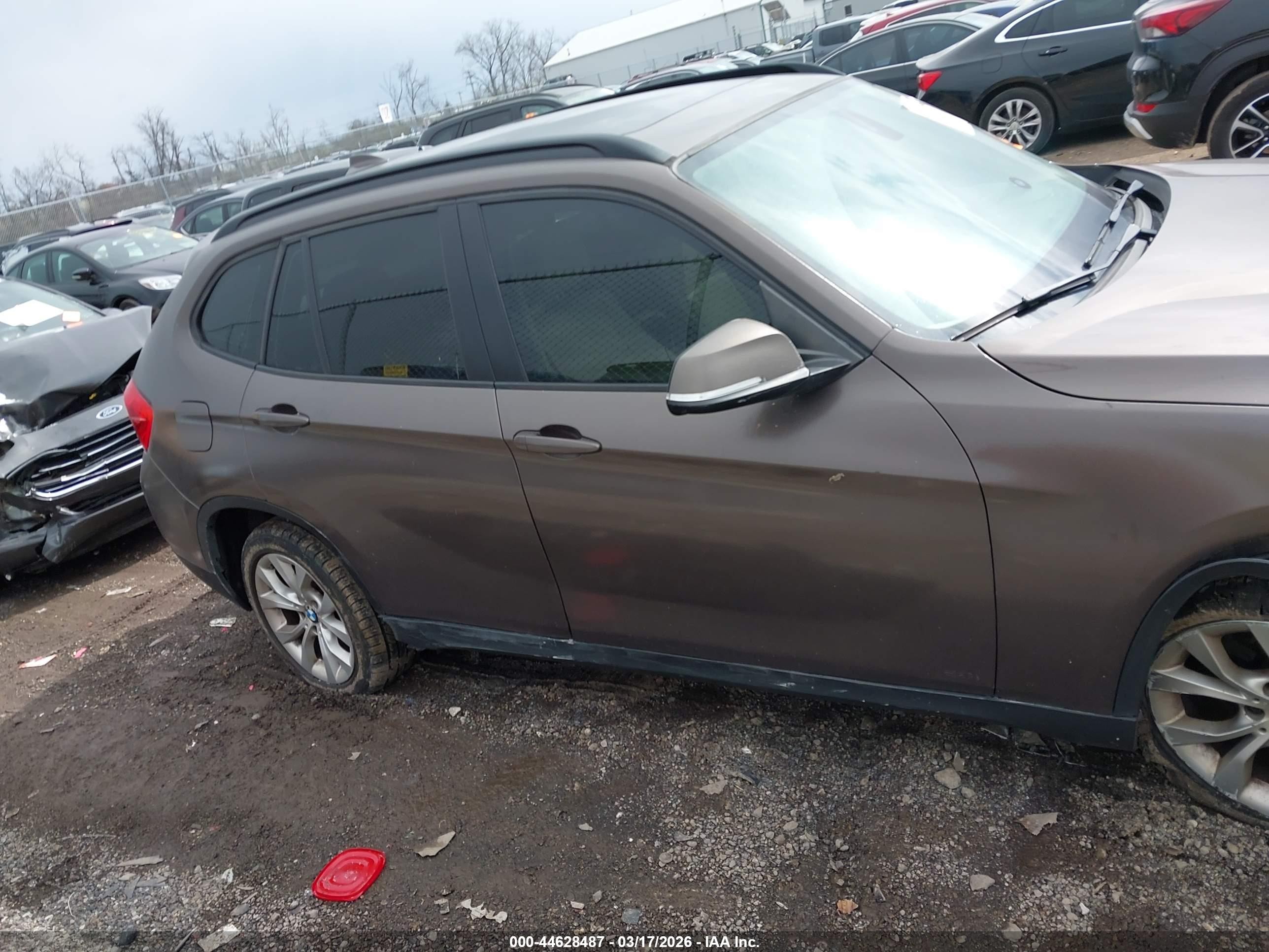 2013 Bmw X1 Xdrive28i Brown vin: WBAVL1C5XDVR88288