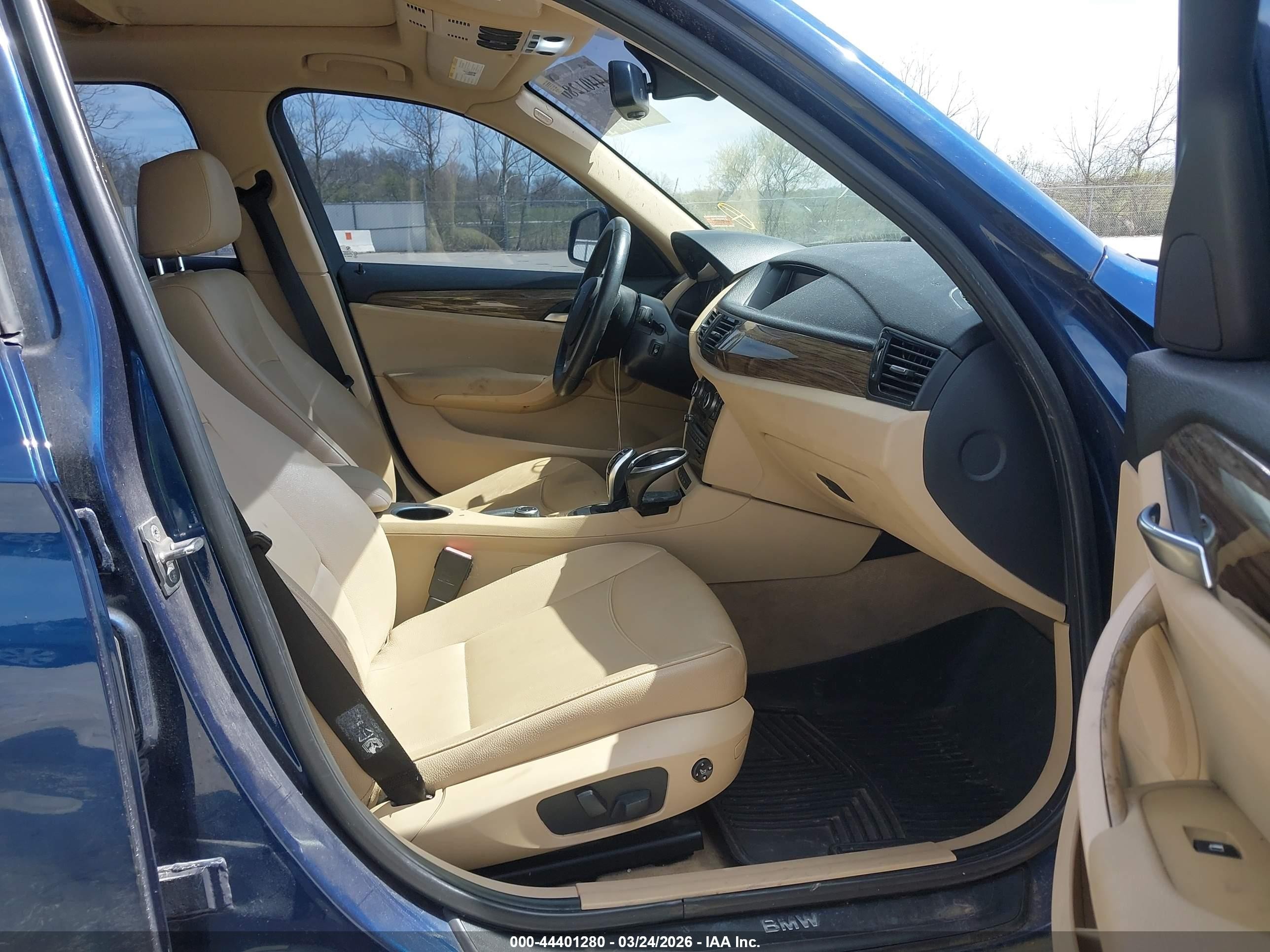 2013 Bmw X1 Xdrive28i Blue vin: WBAVL1C5XDVR92499