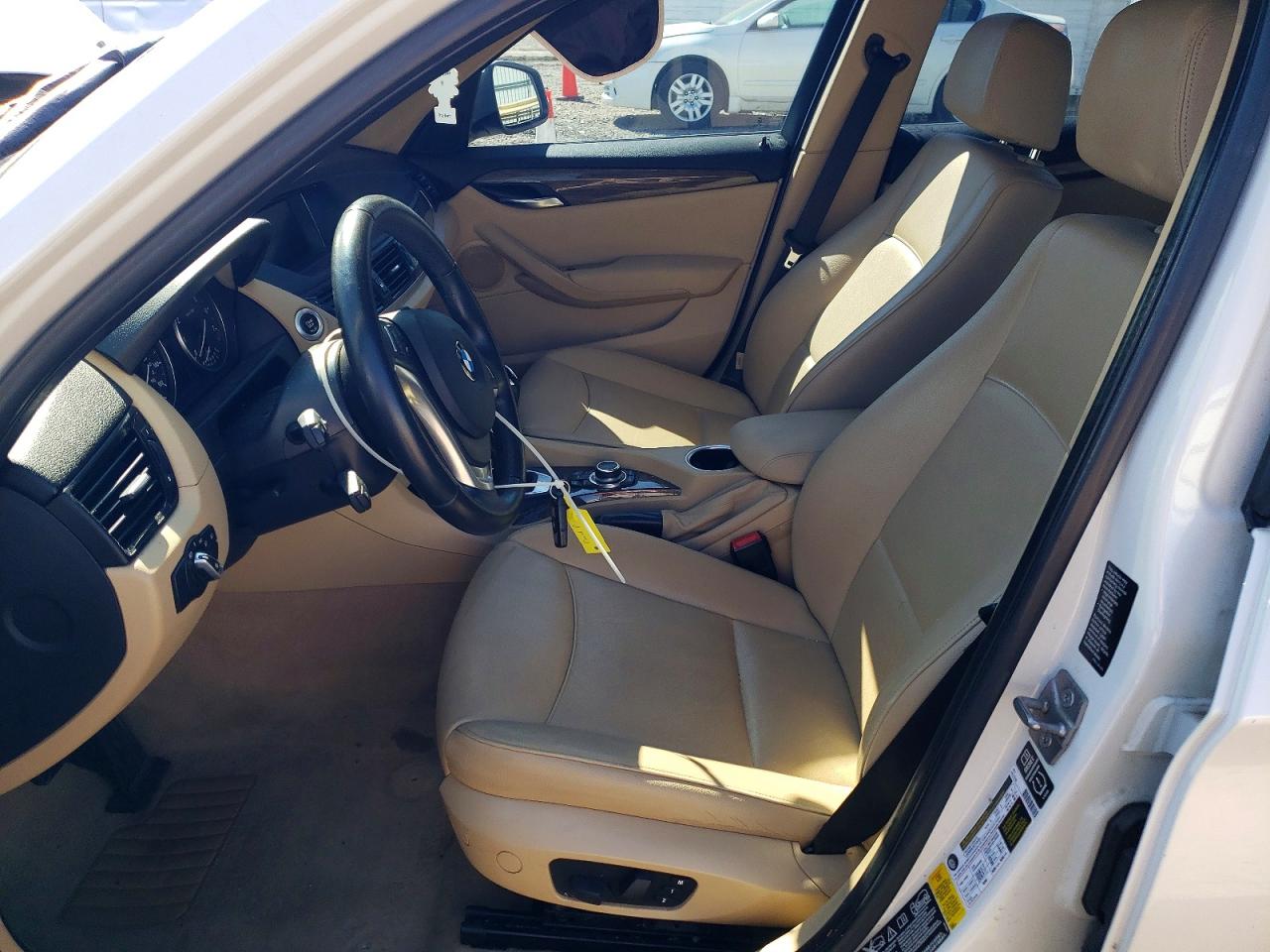 2015 Bmw X1 Xdrive28i White vin: WBAVL1C5XFVY25403