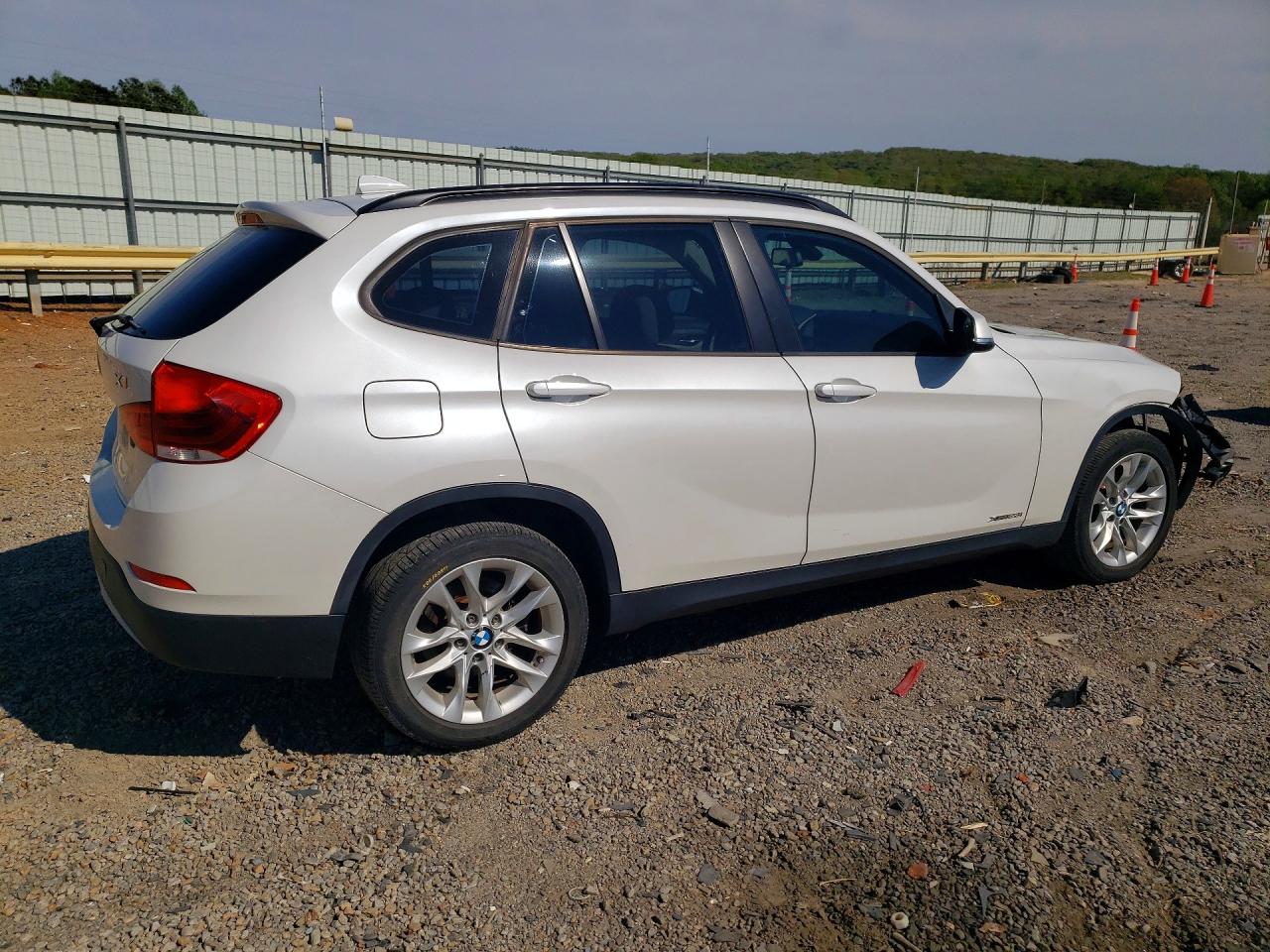 2015 Bmw X1 Xdrive28i White vin: WBAVL1C5XFVY25403