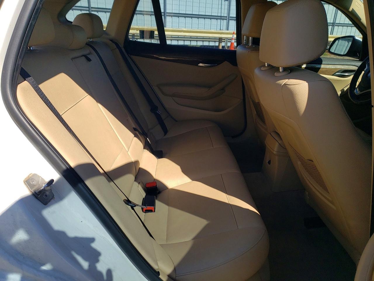 2015 Bmw X1 Xdrive28i White vin: WBAVL1C5XFVY25403