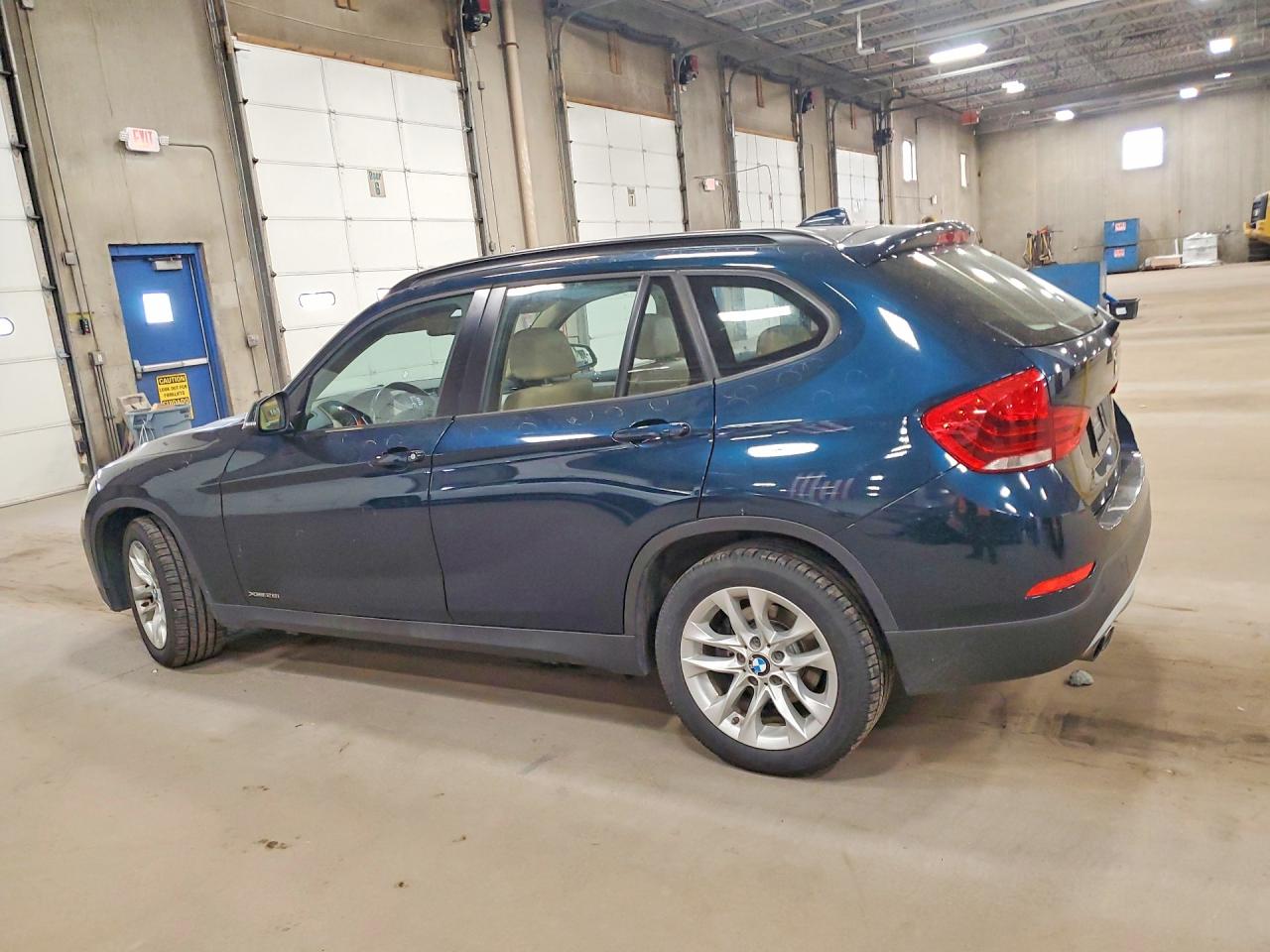 2015 Bmw X1 Xdrive28i Blue vin: WBAVL1C5XFVY32237