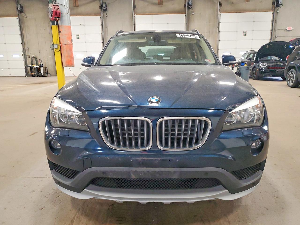 2015 Bmw X1 Xdrive28i Blue vin: WBAVL1C5XFVY32237