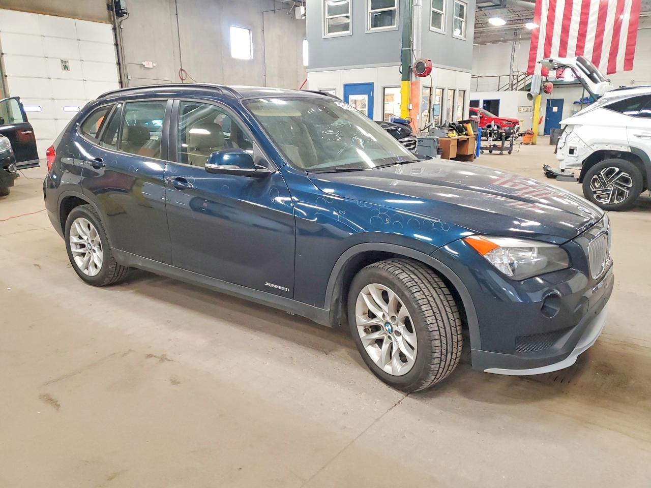 2015 Bmw X1 Xdrive28i Blue vin: WBAVL1C5XFVY32237