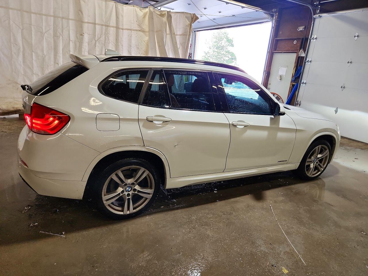 2015 Bmw X1 Xdrive28i White vin: WBAVL1C5XFVY35493