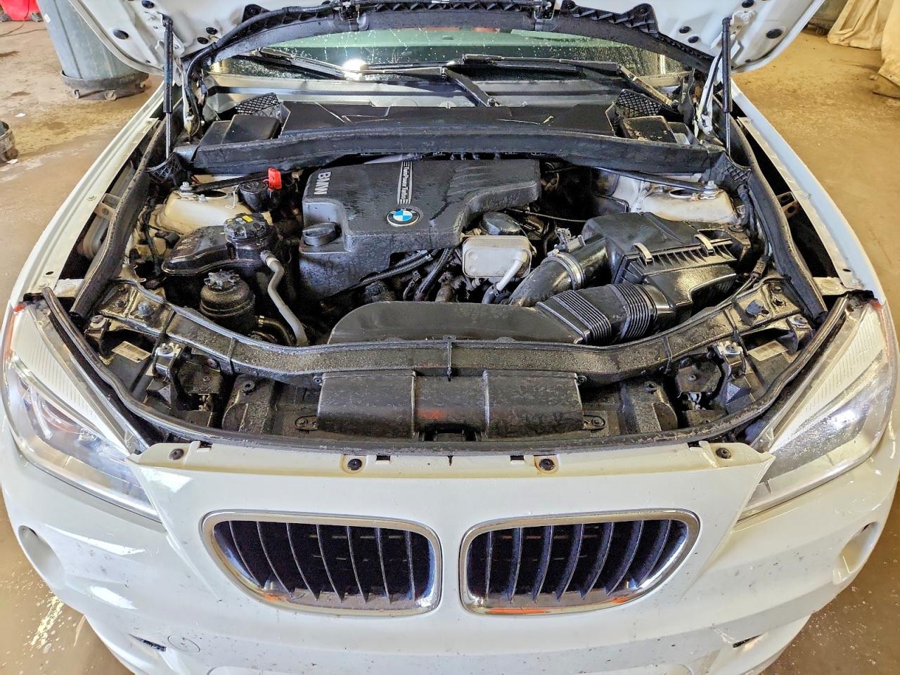 2015 Bmw X1 Xdrive28i White vin: WBAVL1C5XFVY35493