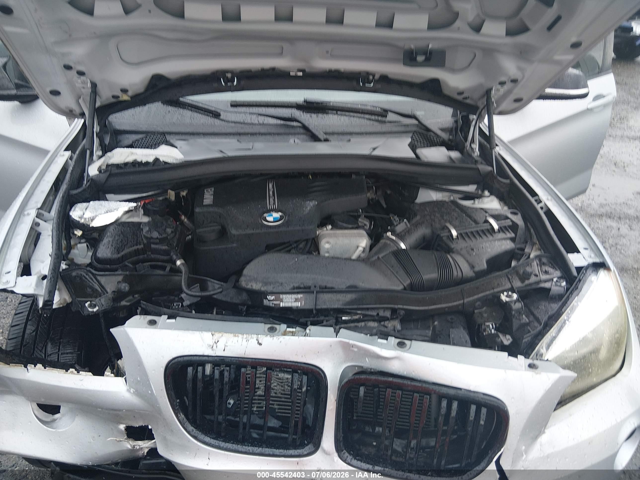 2013 Bmw X1 Sdrive28i Silver vin: WBAVM1C50DVW45051