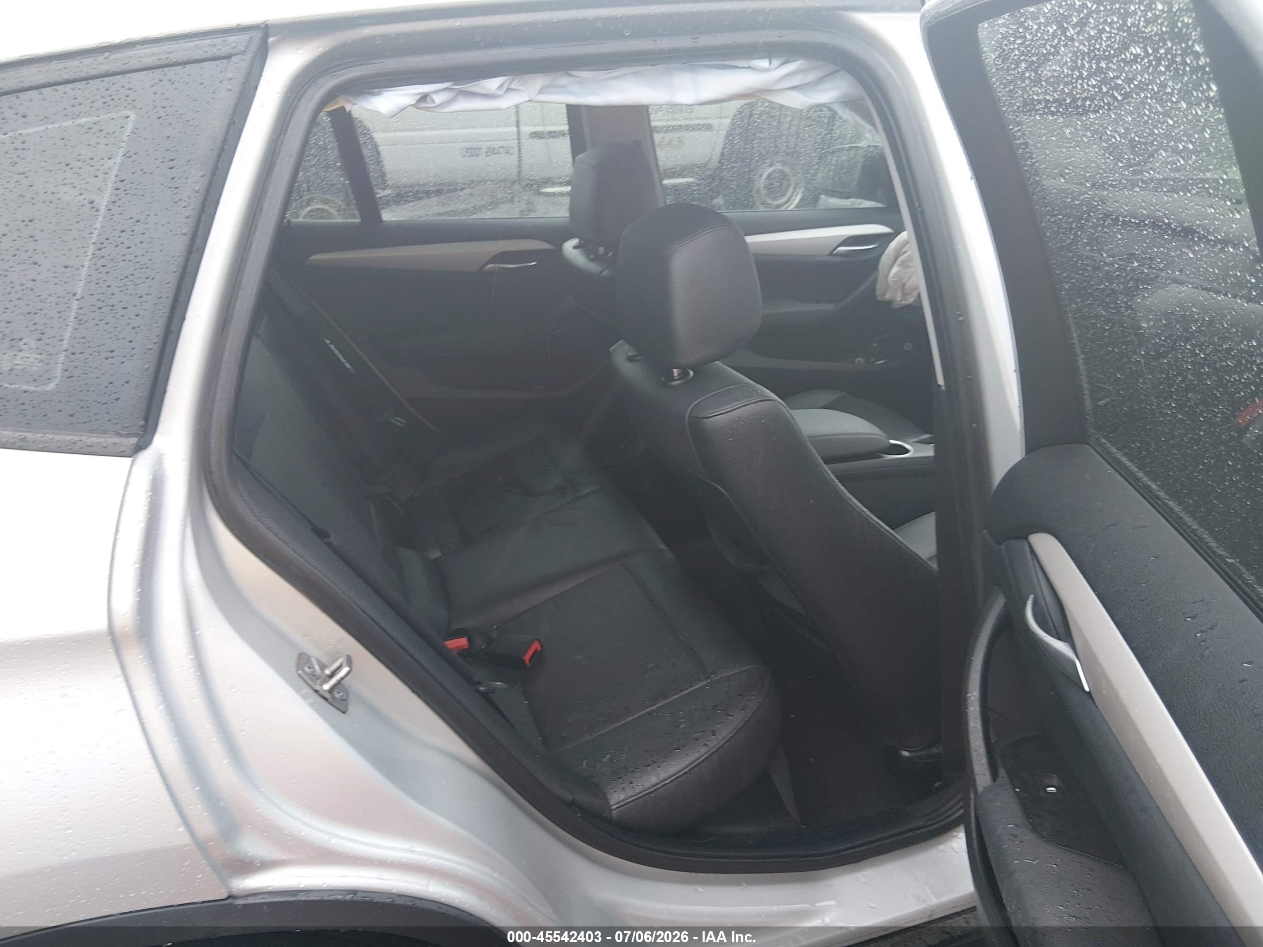 2013 Bmw X1 Sdrive28i Silver vin: WBAVM1C50DVW45051