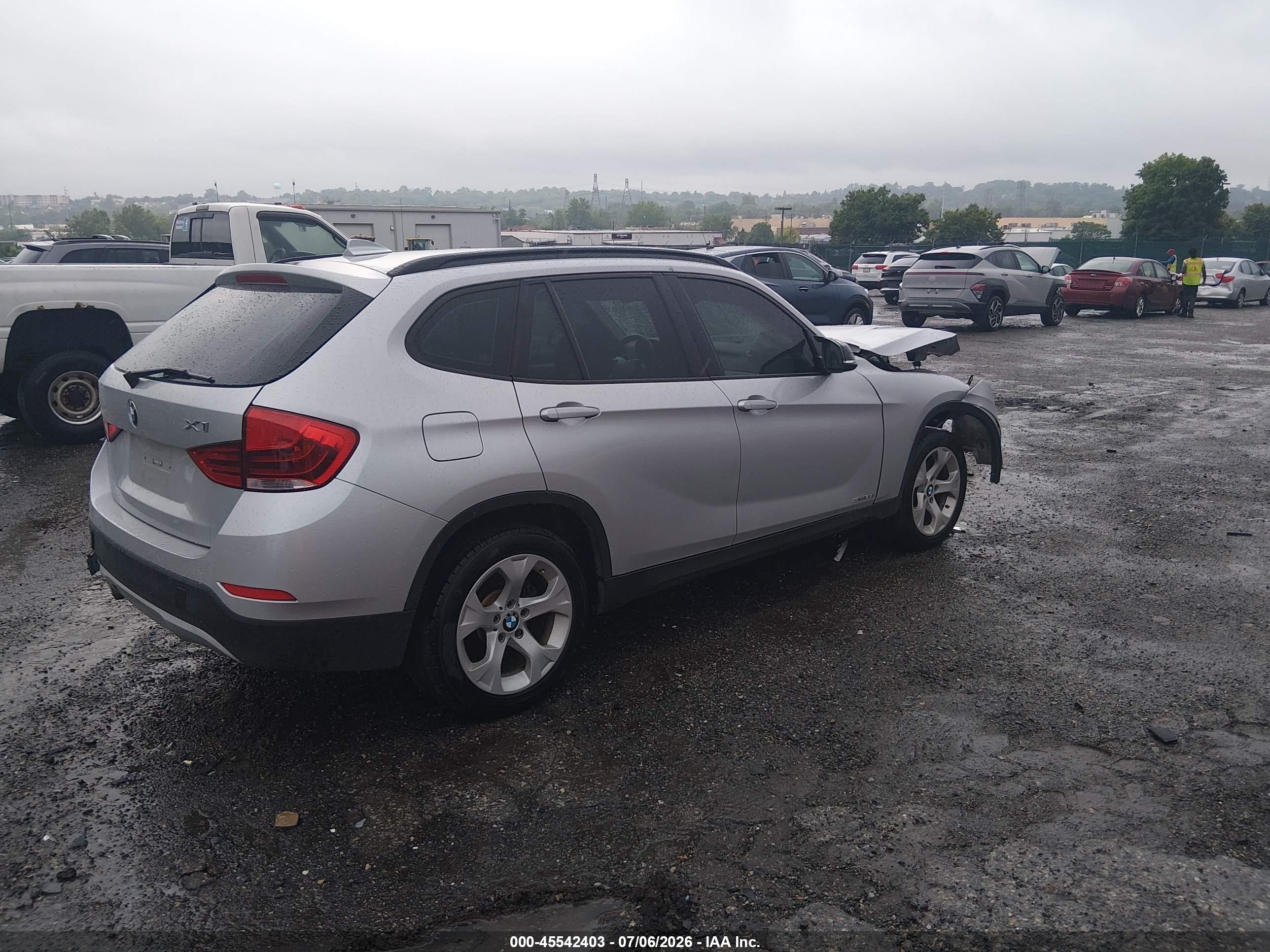 2013 Bmw X1 Sdrive28i Silver vin: WBAVM1C50DVW45051