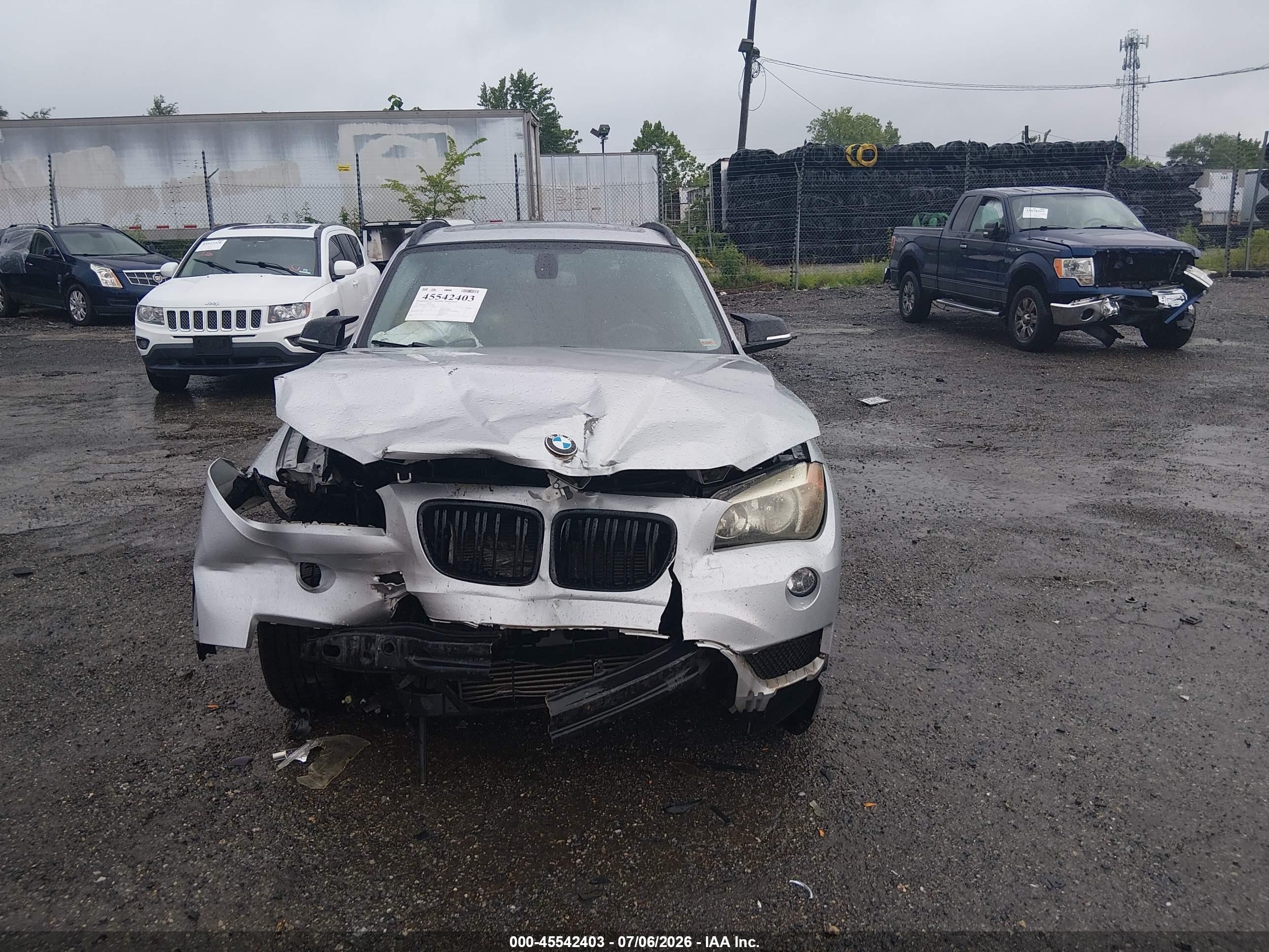 2013 Bmw X1 Sdrive28i Silver vin: WBAVM1C50DVW45051