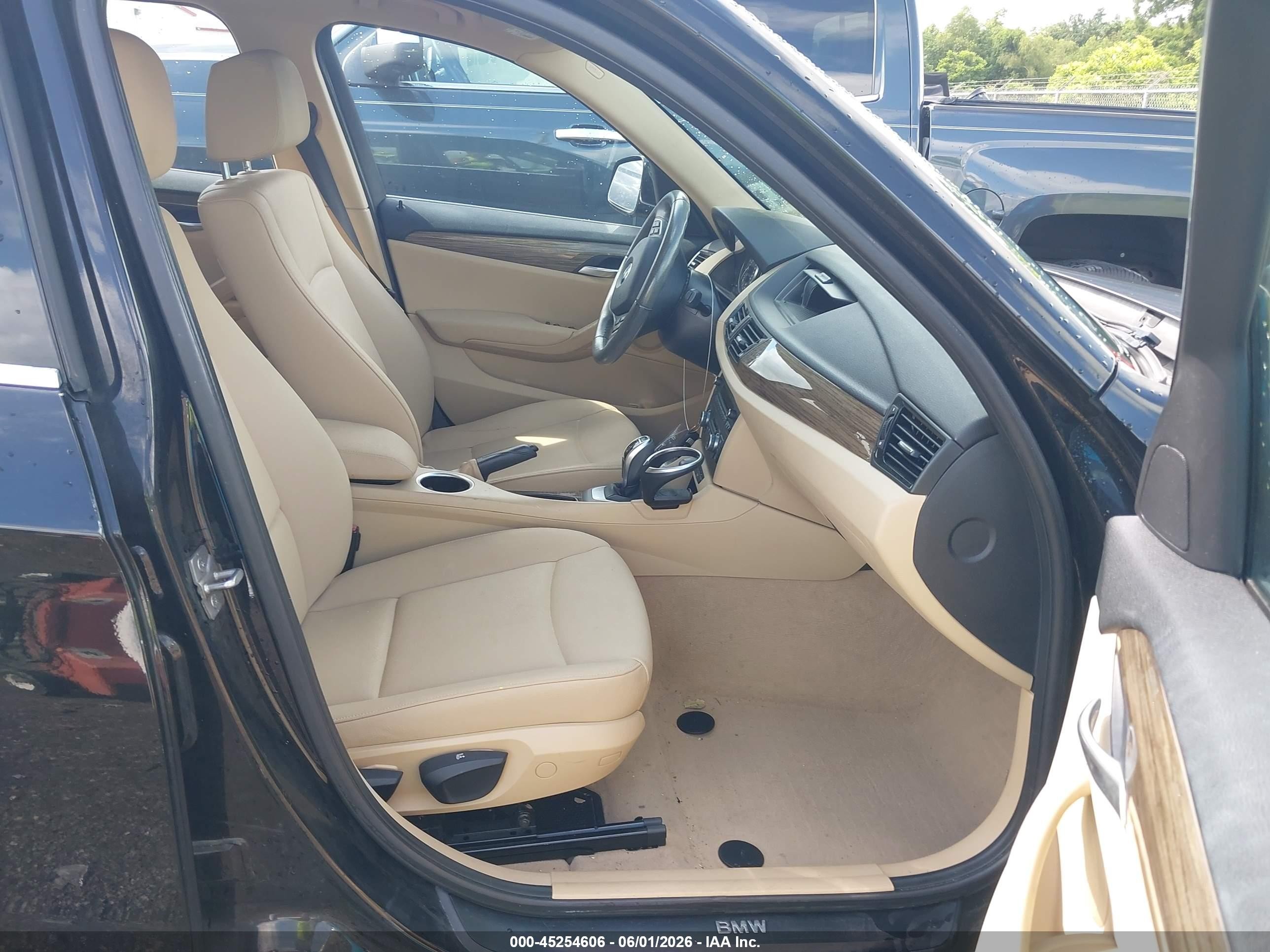 2013 Bmw X1 Sdrive28i Black vin: WBAVM1C50DVW45227