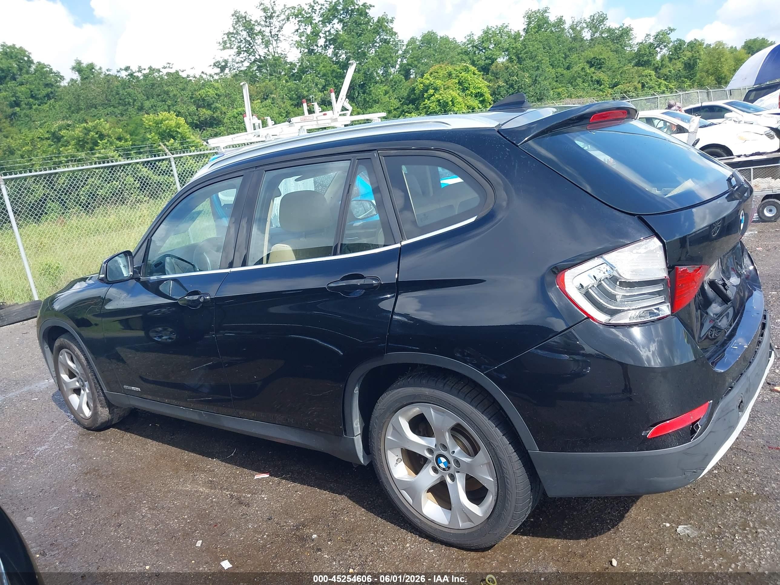 2013 Bmw X1 Sdrive28i Black vin: WBAVM1C50DVW45227