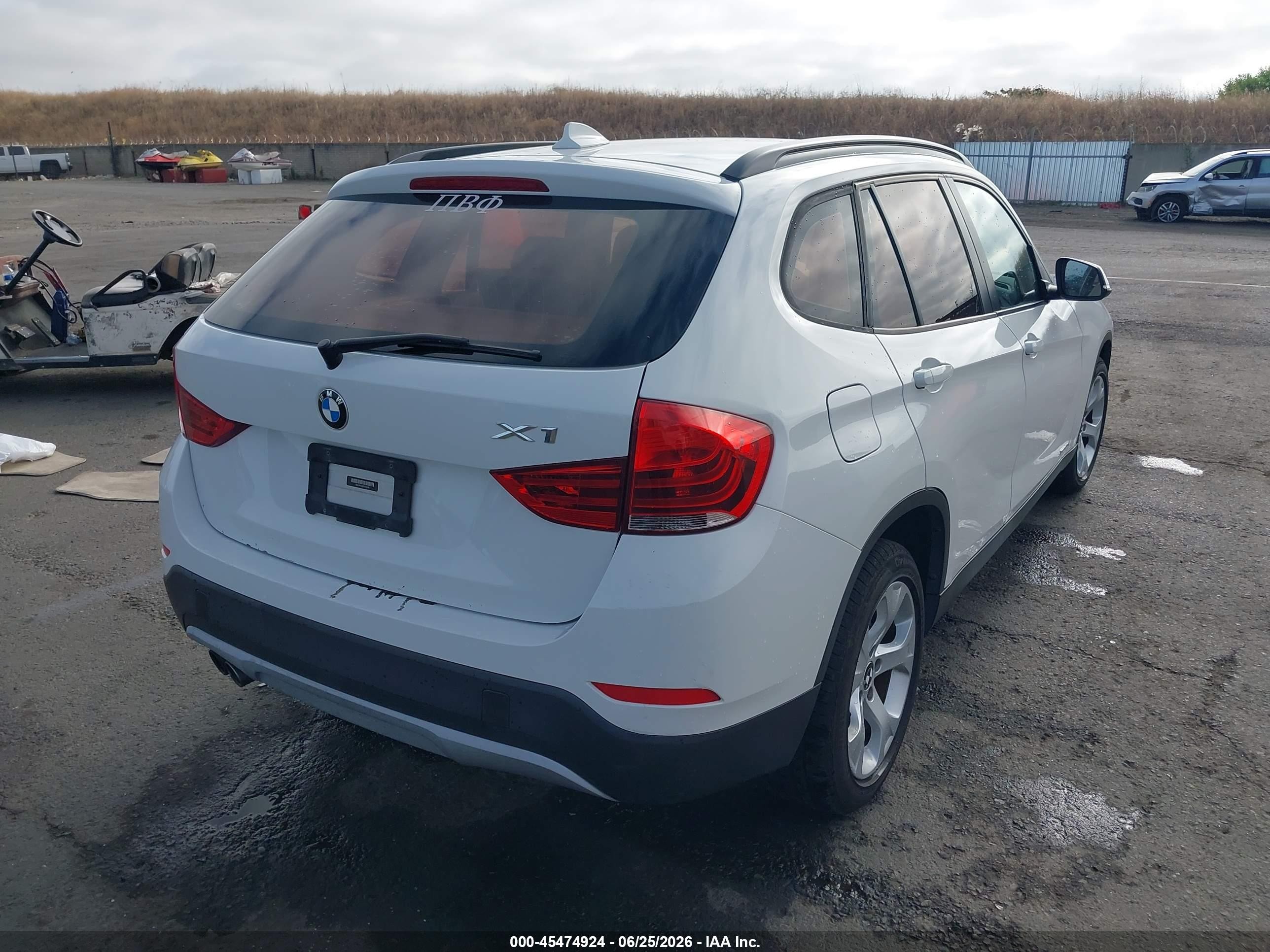 2015 Bmw X1 Sdrive28i White vin: WBAVM1C50FV316160