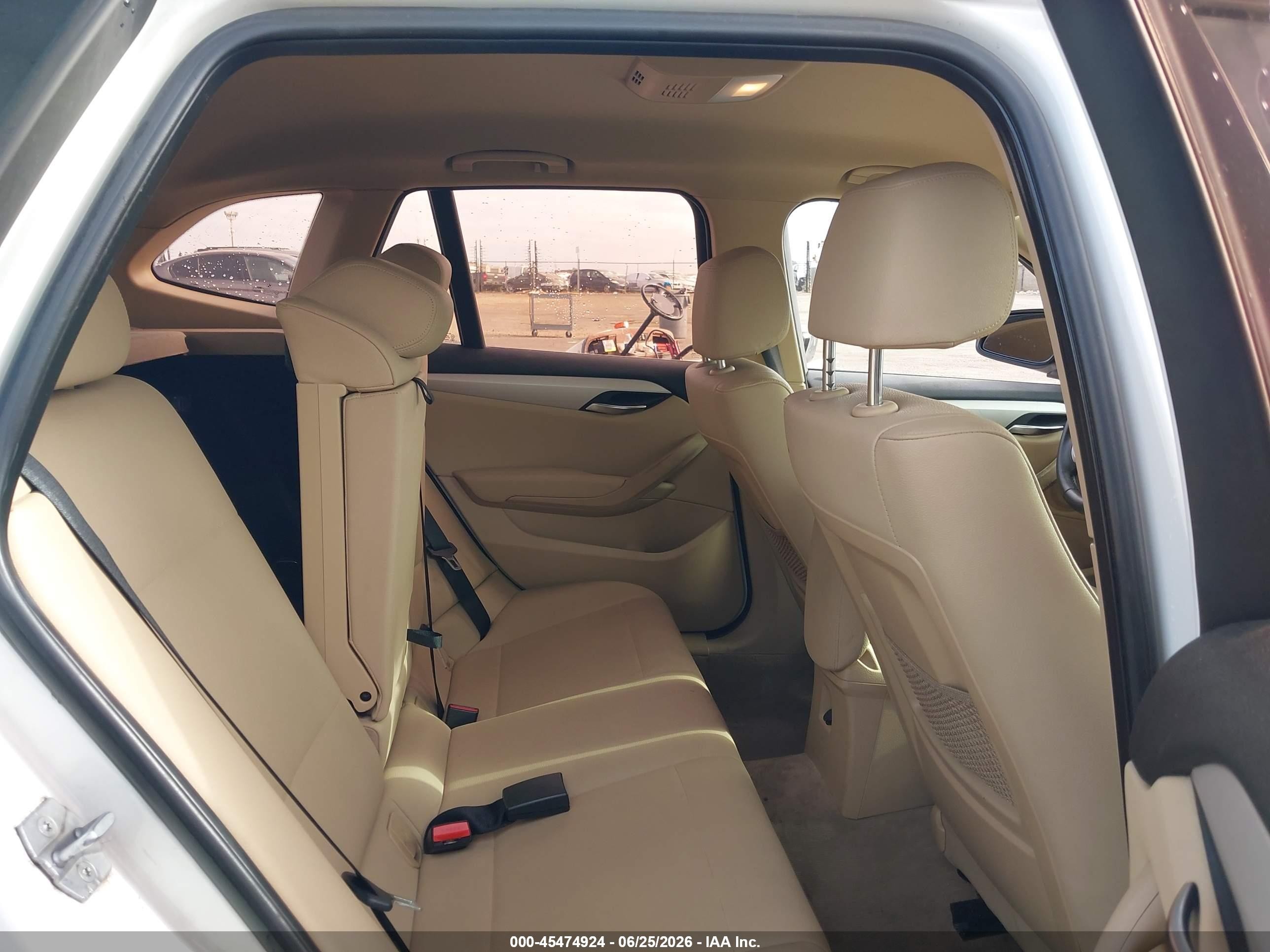 2015 Bmw X1 Sdrive28i White vin: WBAVM1C50FV316160