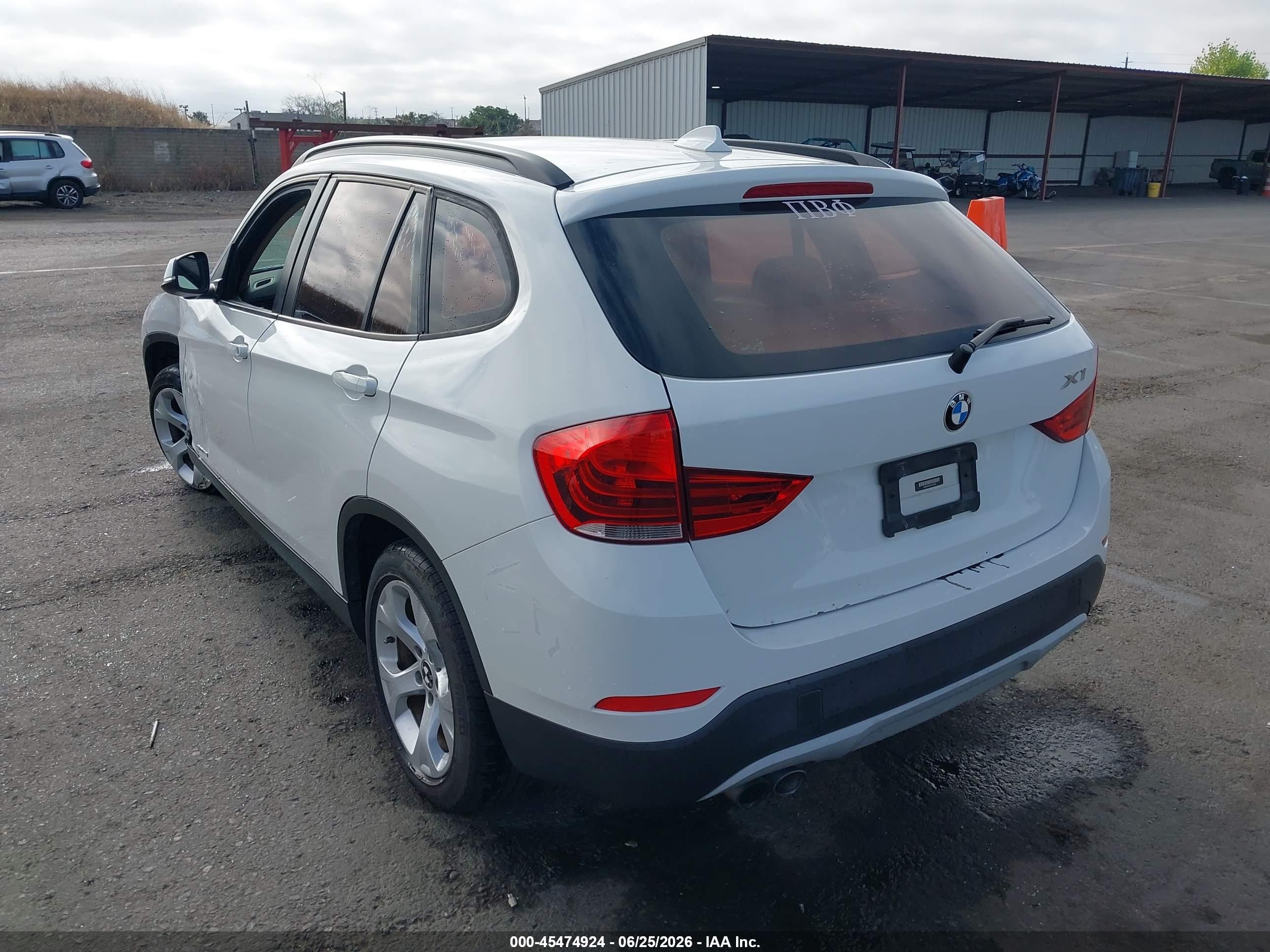 2015 Bmw X1 Sdrive28i White vin: WBAVM1C50FV316160