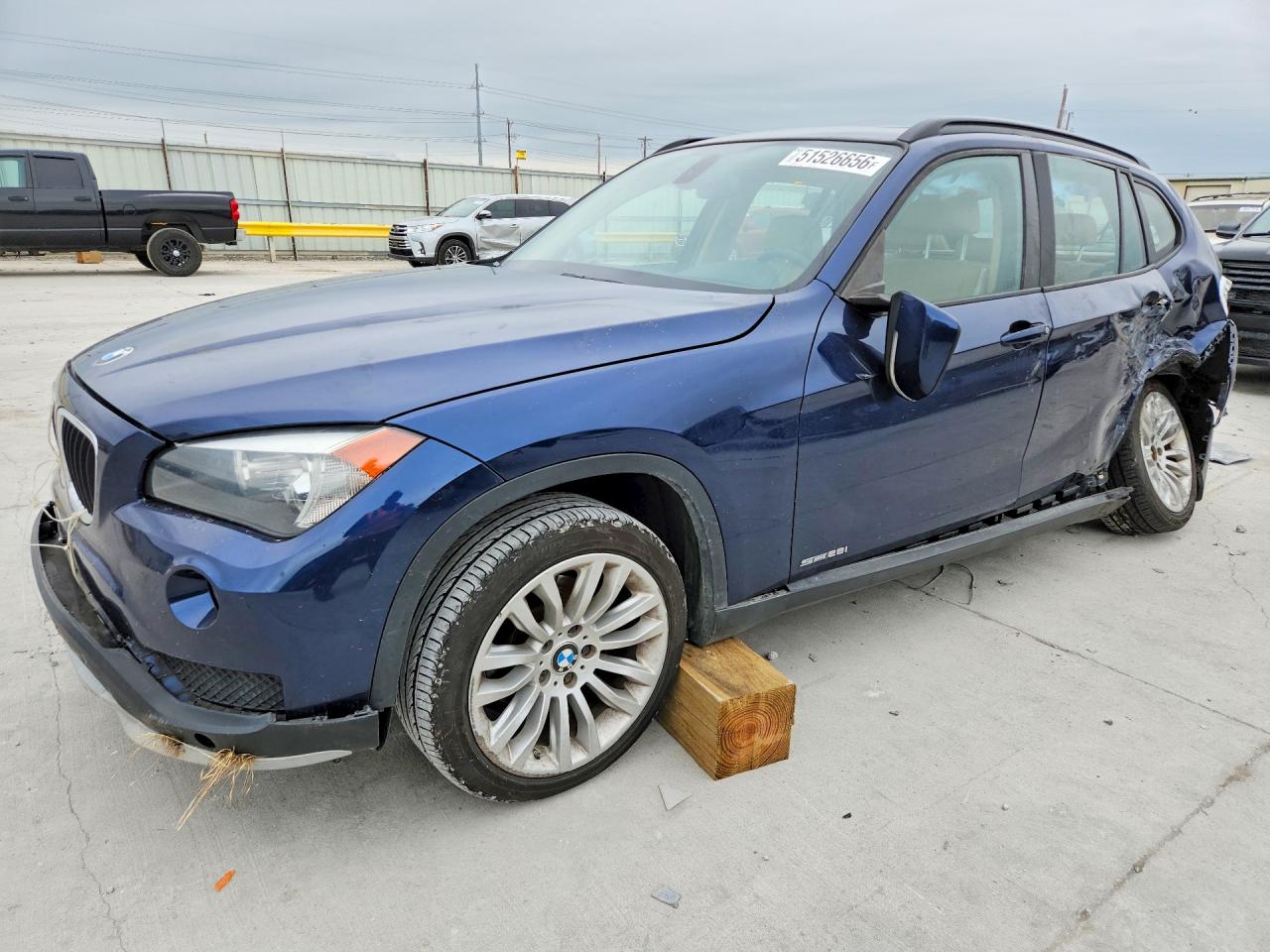 2015 Bmw X1 Sdrive28i Blue vin: WBAVM1C50FV317129