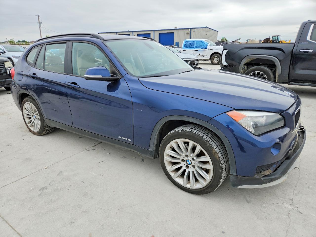 2015 Bmw X1 Sdrive28i Blue vin: WBAVM1C50FV317129