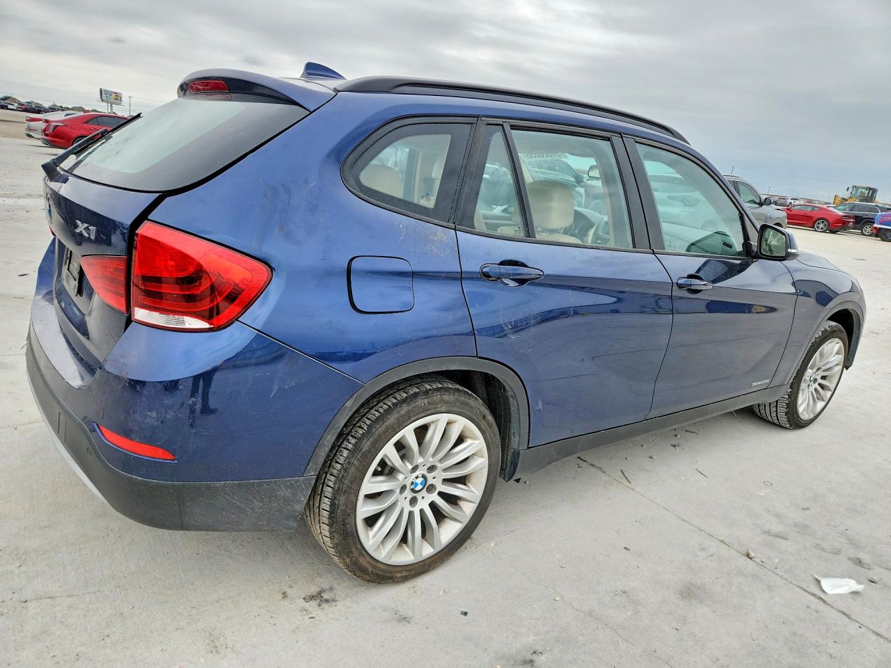 2015 Bmw X1 Sdrive28i Blue vin: WBAVM1C50FV317129