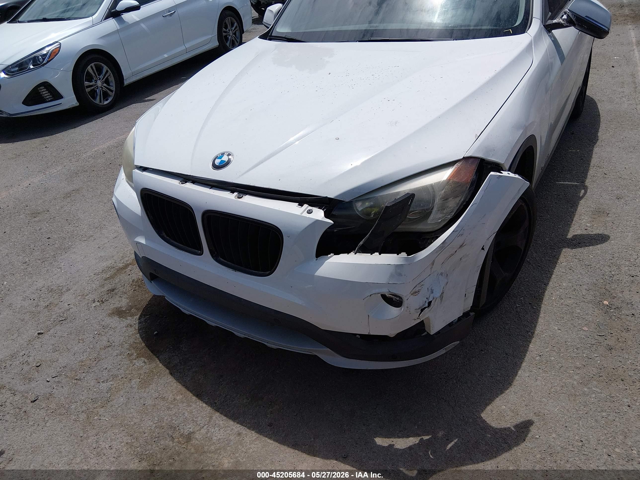 2015 Bmw X1 Sdrive28i Белый vin: WBAVM1C50FV317325