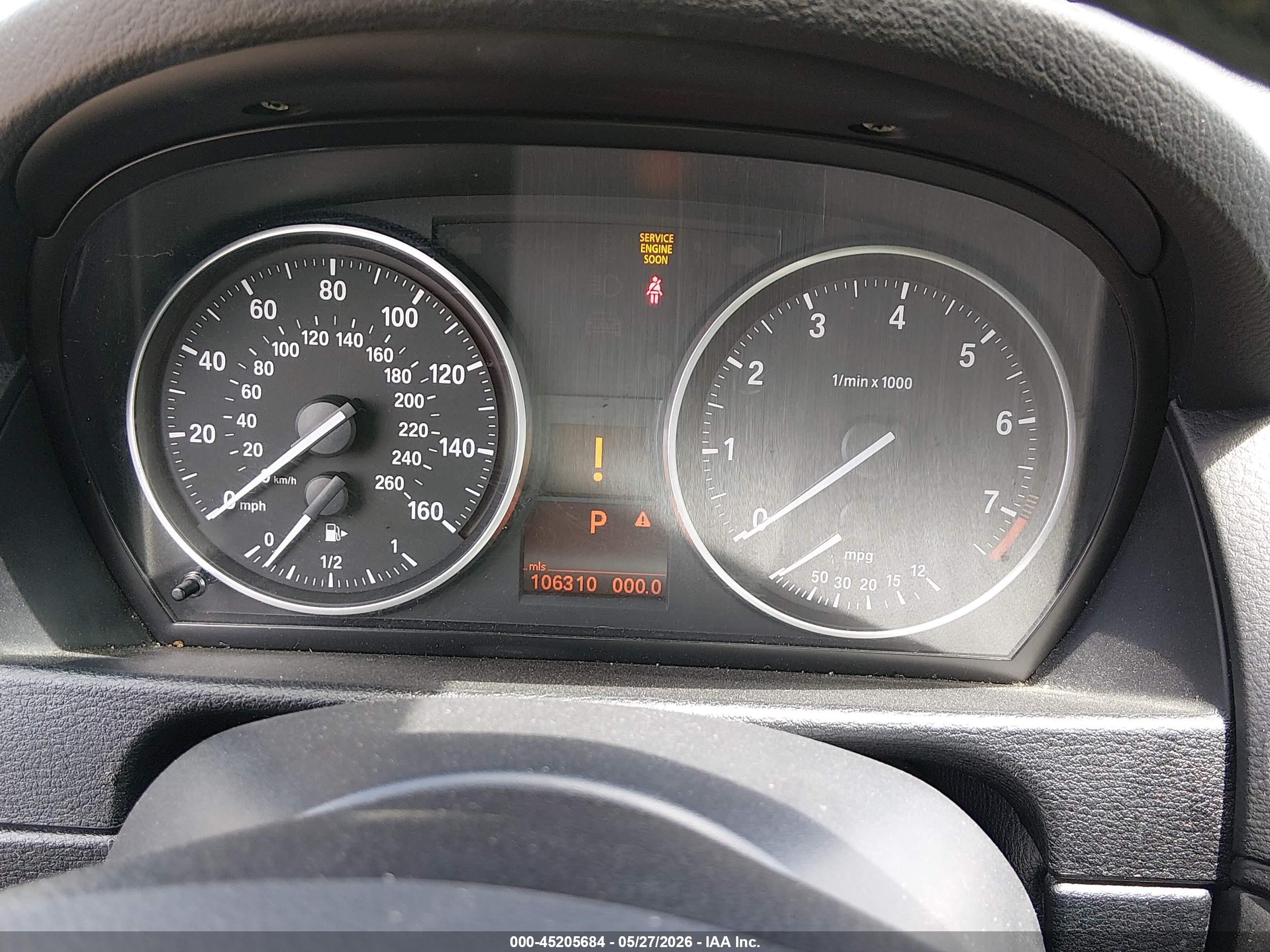 2015 Bmw X1 Sdrive28i Белый vin: WBAVM1C50FV317325