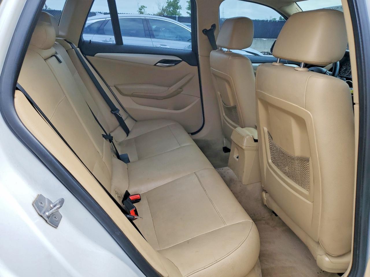 2015 Bmw X1 Sdrive28i White vin: WBAVM1C50FV317762