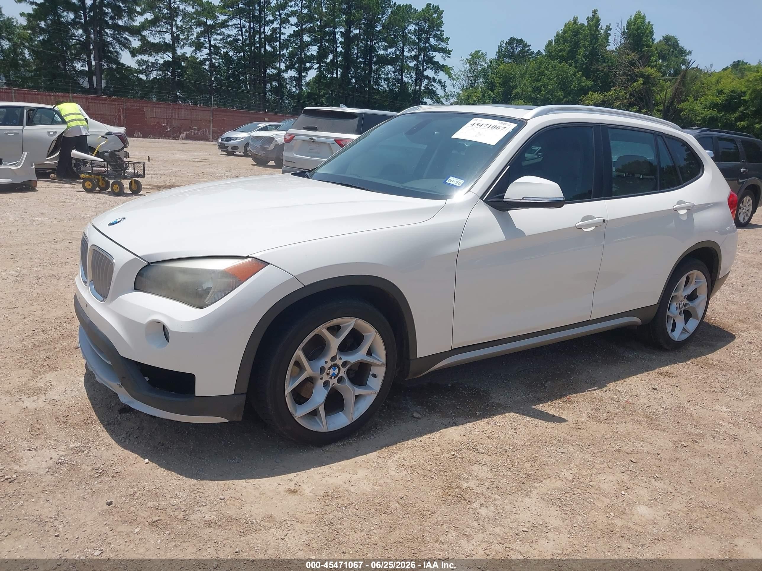 2015 Bmw X1 Sdrive28i White vin: WBAVM1C50FV318992