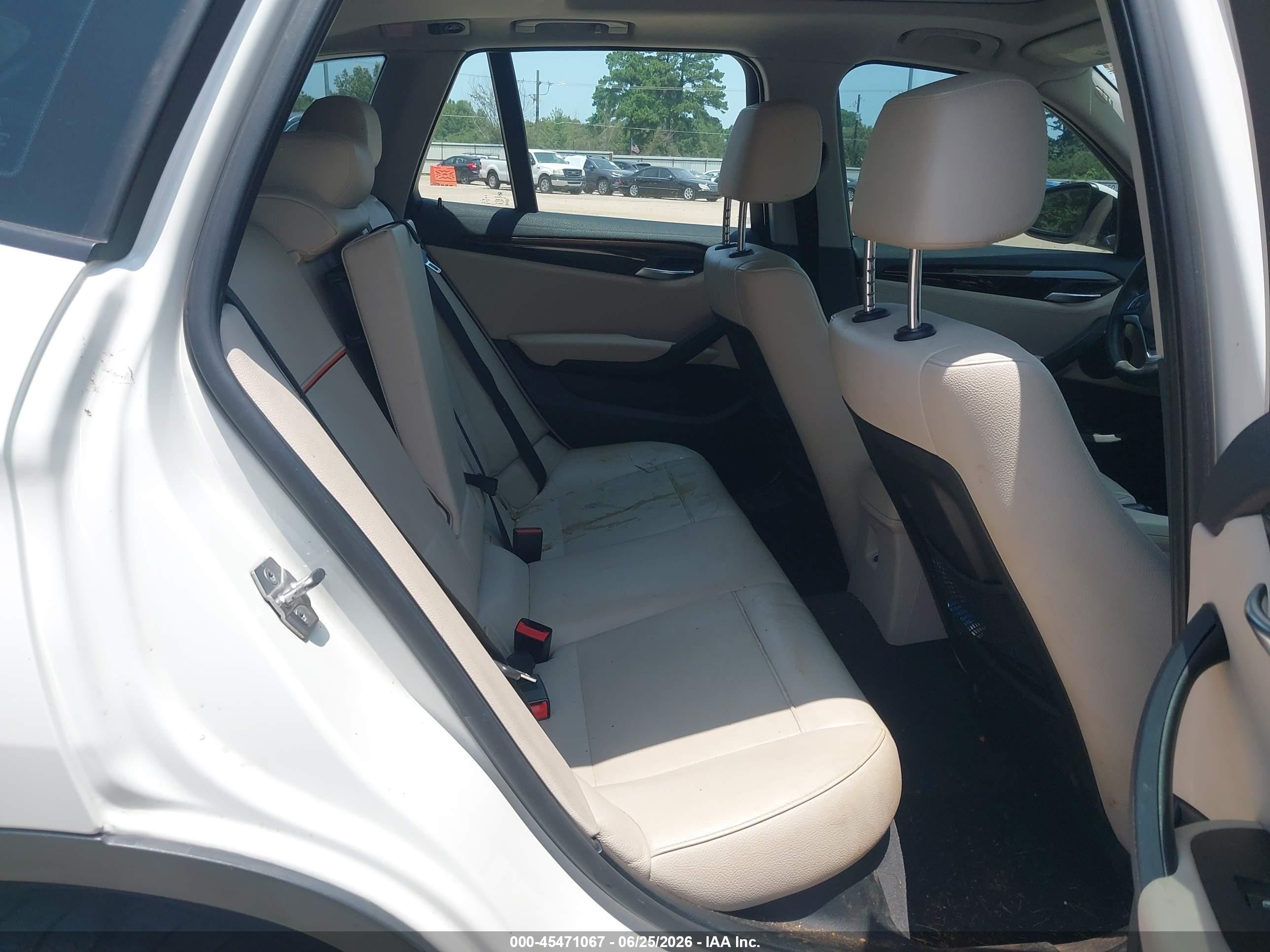 2015 Bmw X1 Sdrive28i White vin: WBAVM1C50FV318992