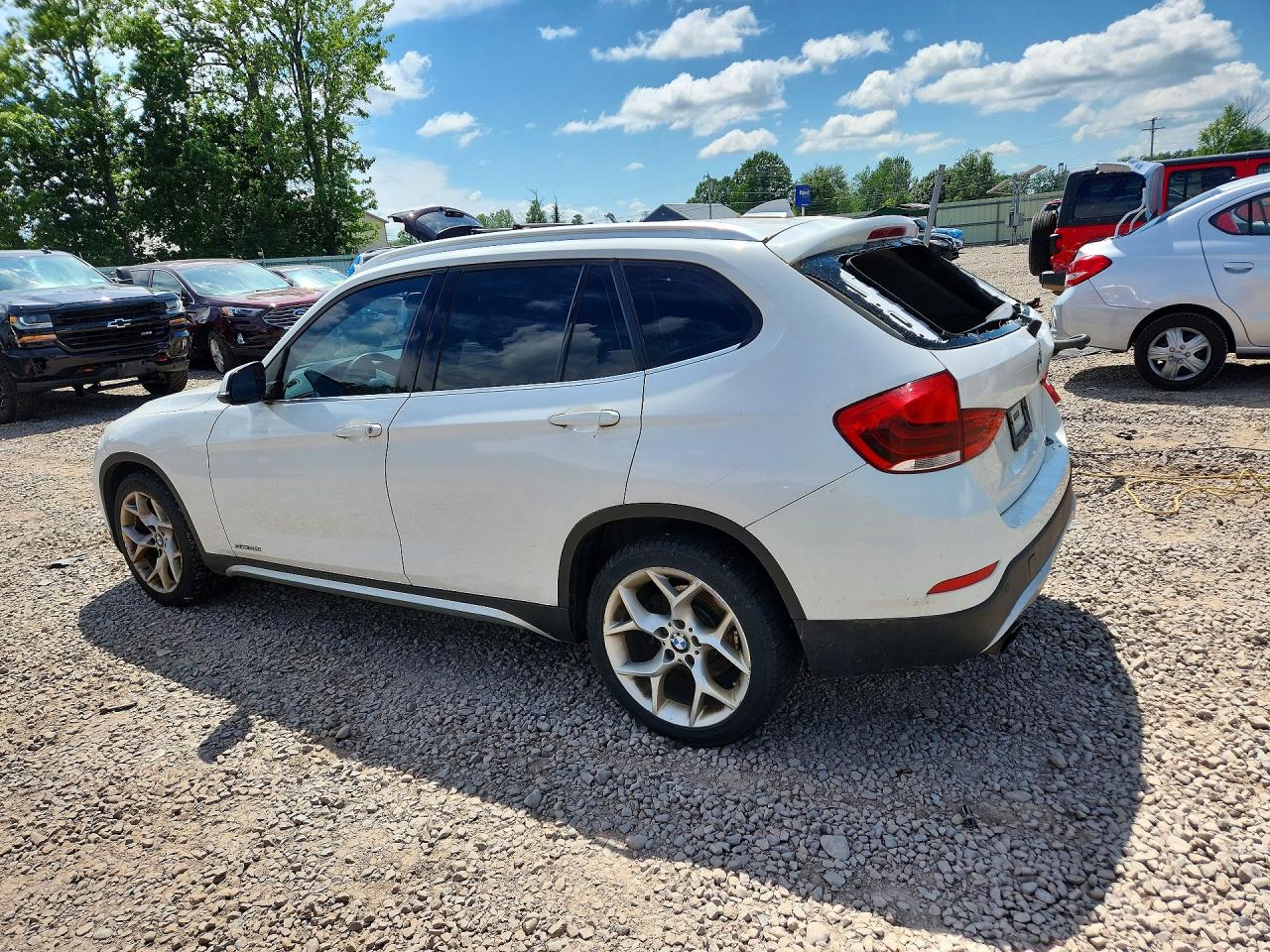 2013 Bmw X1 Sdrive28i White vin: WBAVM1C51DVW41025