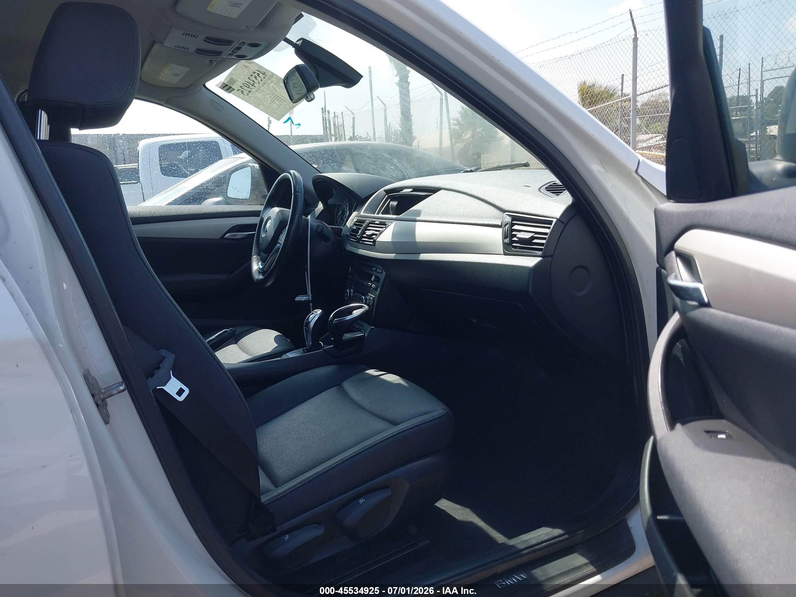 2014 Bmw X1 Sdrive28i White vin: WBAVM1C51EVW49045