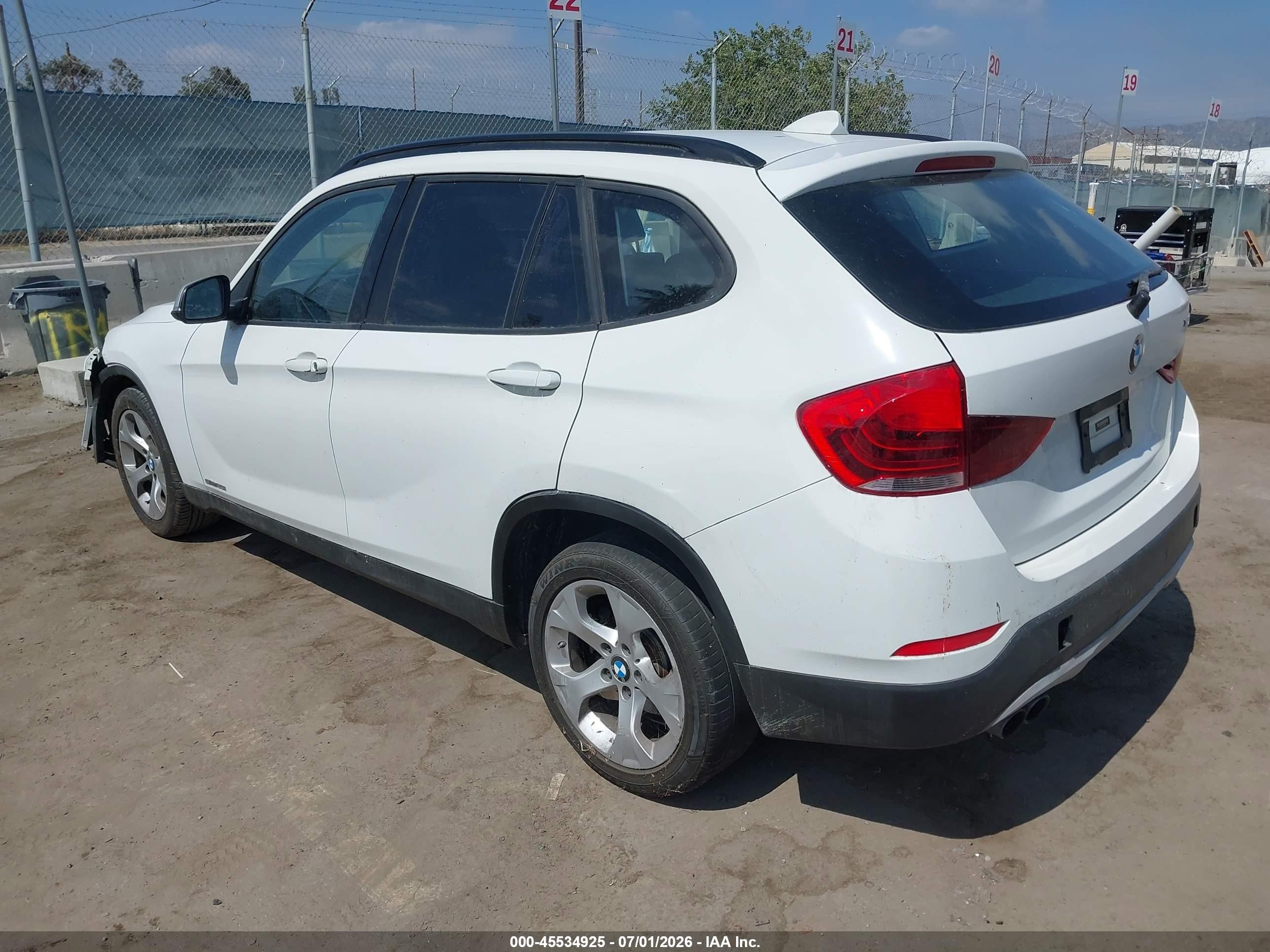 2014 Bmw X1 Sdrive28i White vin: WBAVM1C51EVW49045