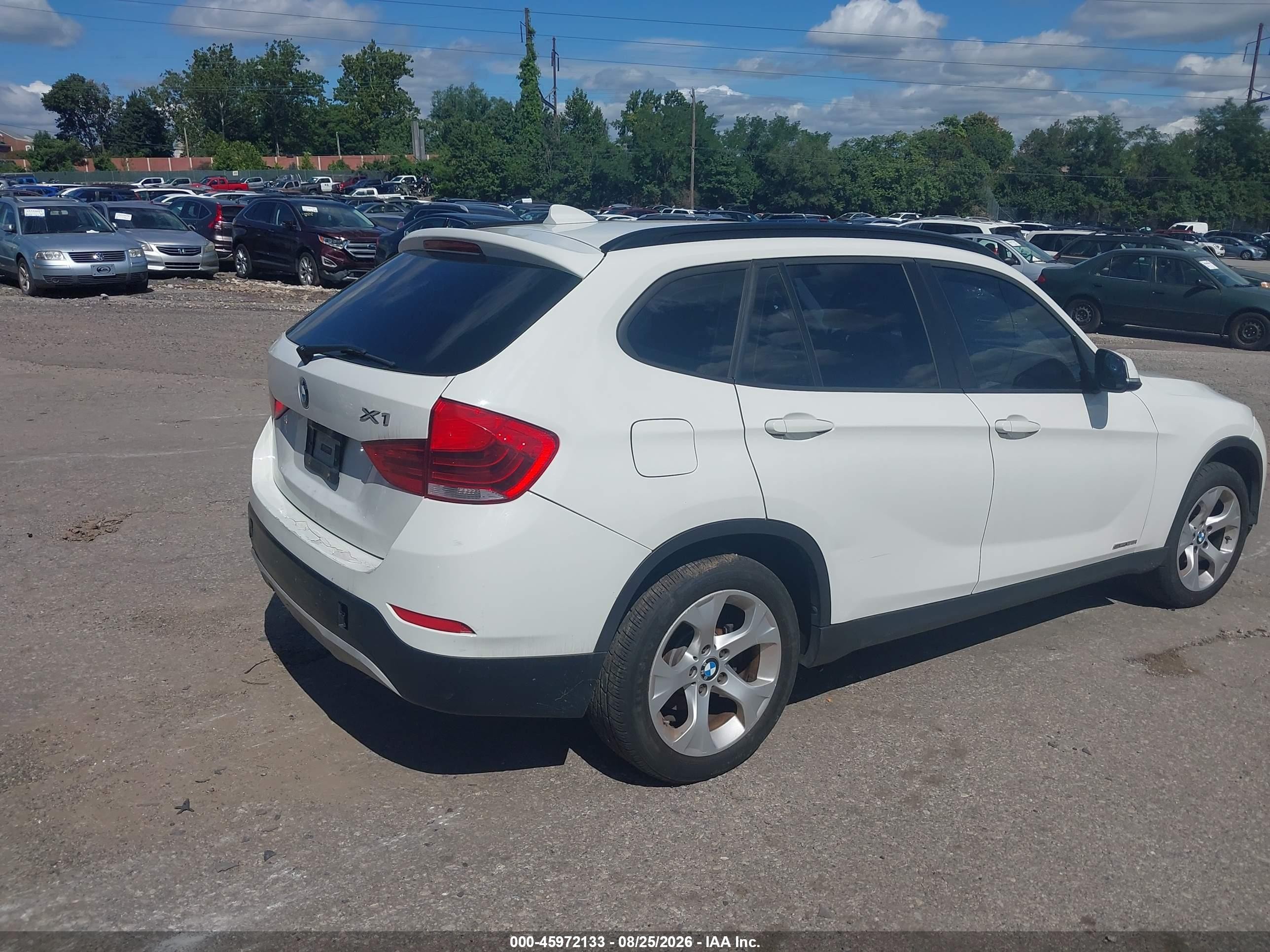 2014 Bmw X1 Sdrive28i White vin: WBAVM1C51EVW55721