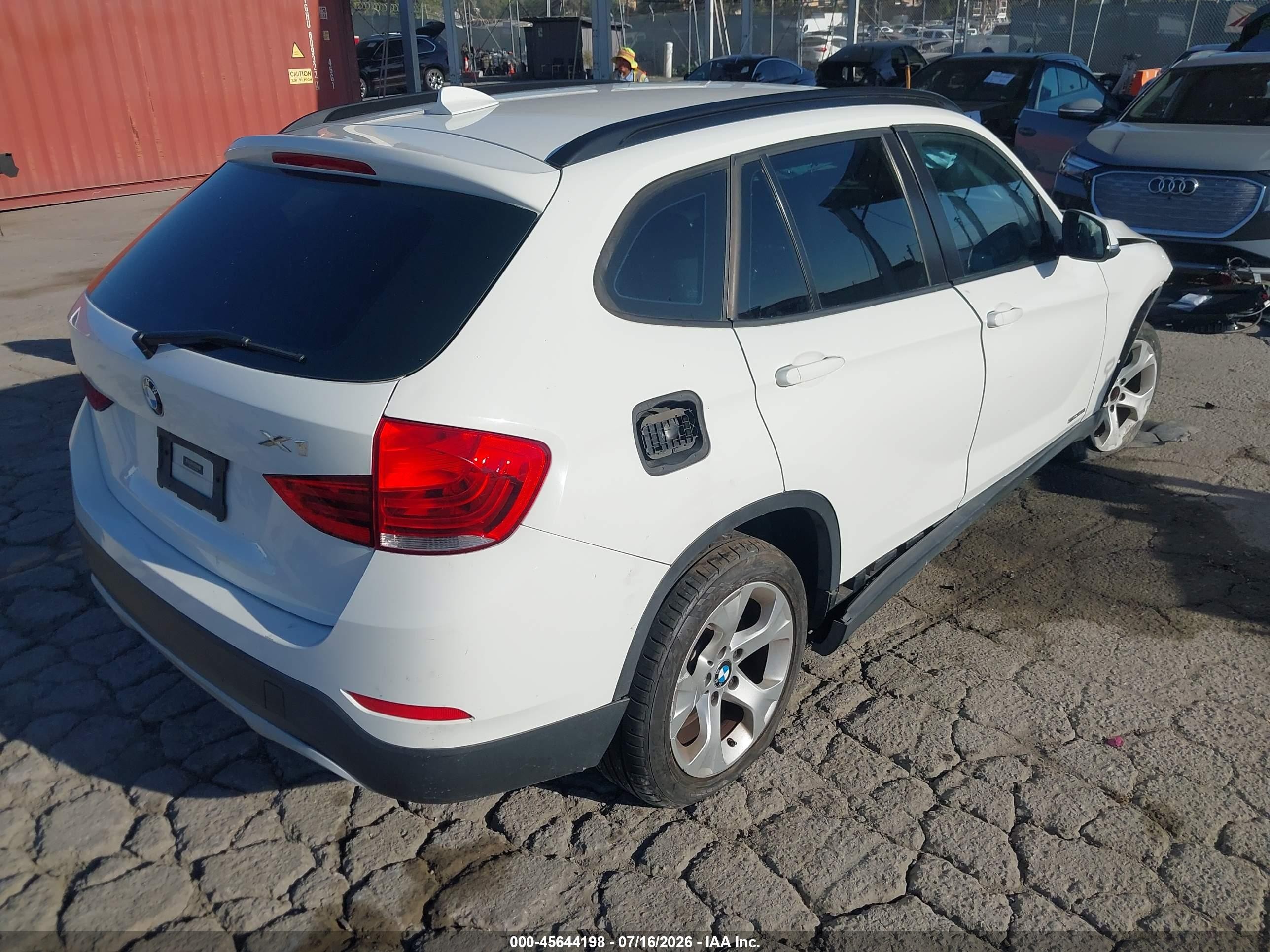 2014 Bmw X1 Sdrive28i White vin: WBAVM1C52EVW53380