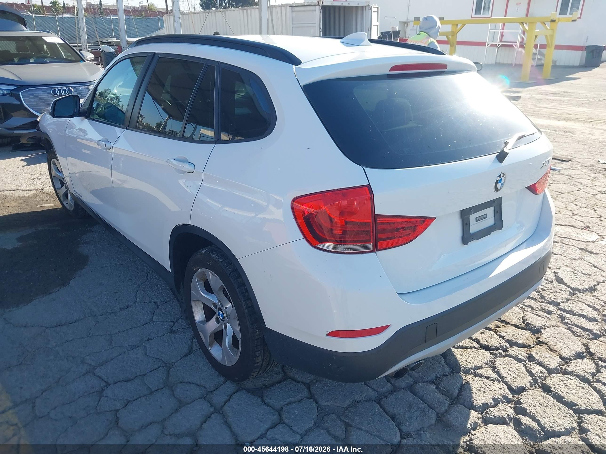 2014 Bmw X1 Sdrive28i White vin: WBAVM1C52EVW53380