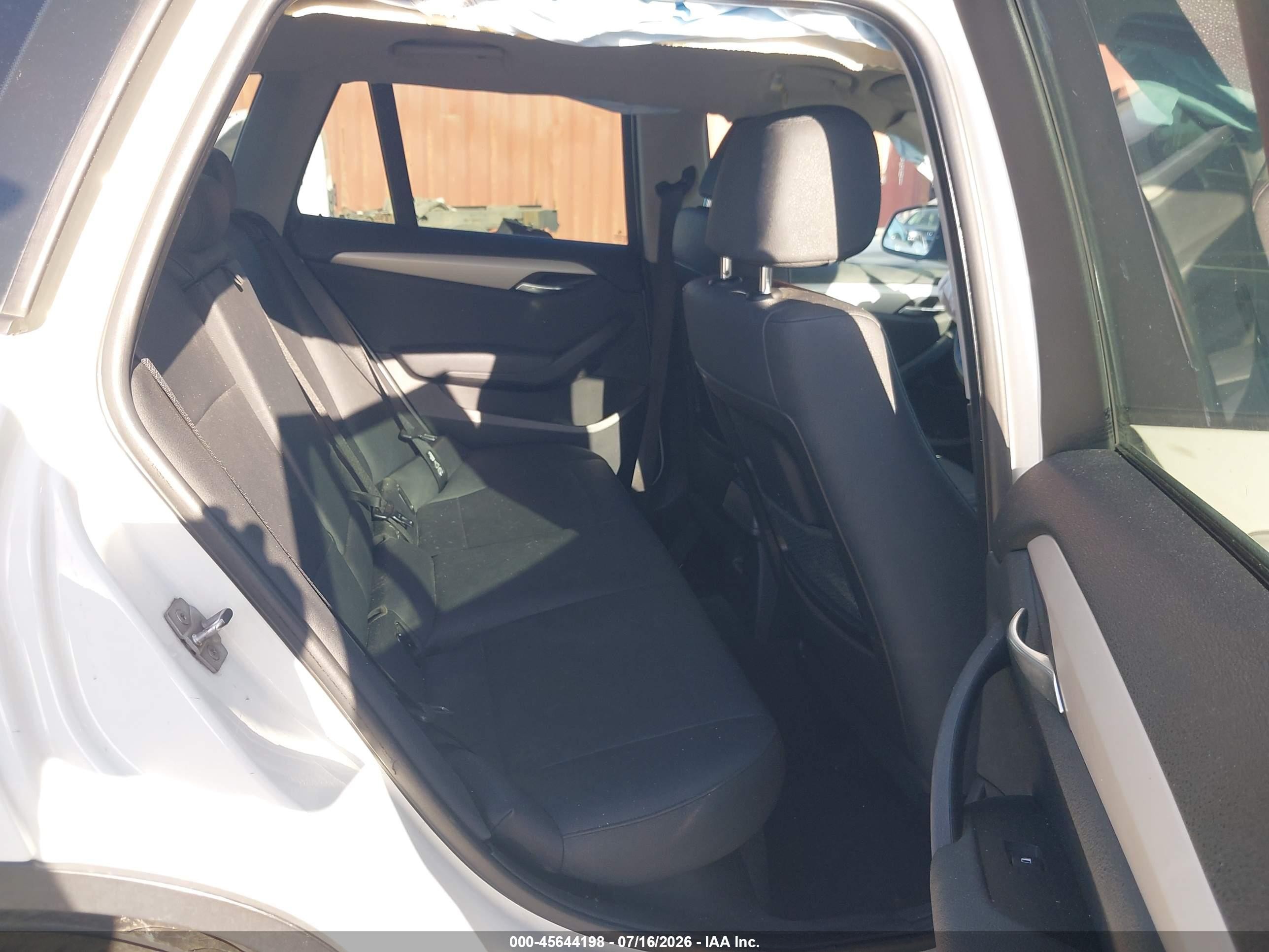 2014 Bmw X1 Sdrive28i White vin: WBAVM1C52EVW53380