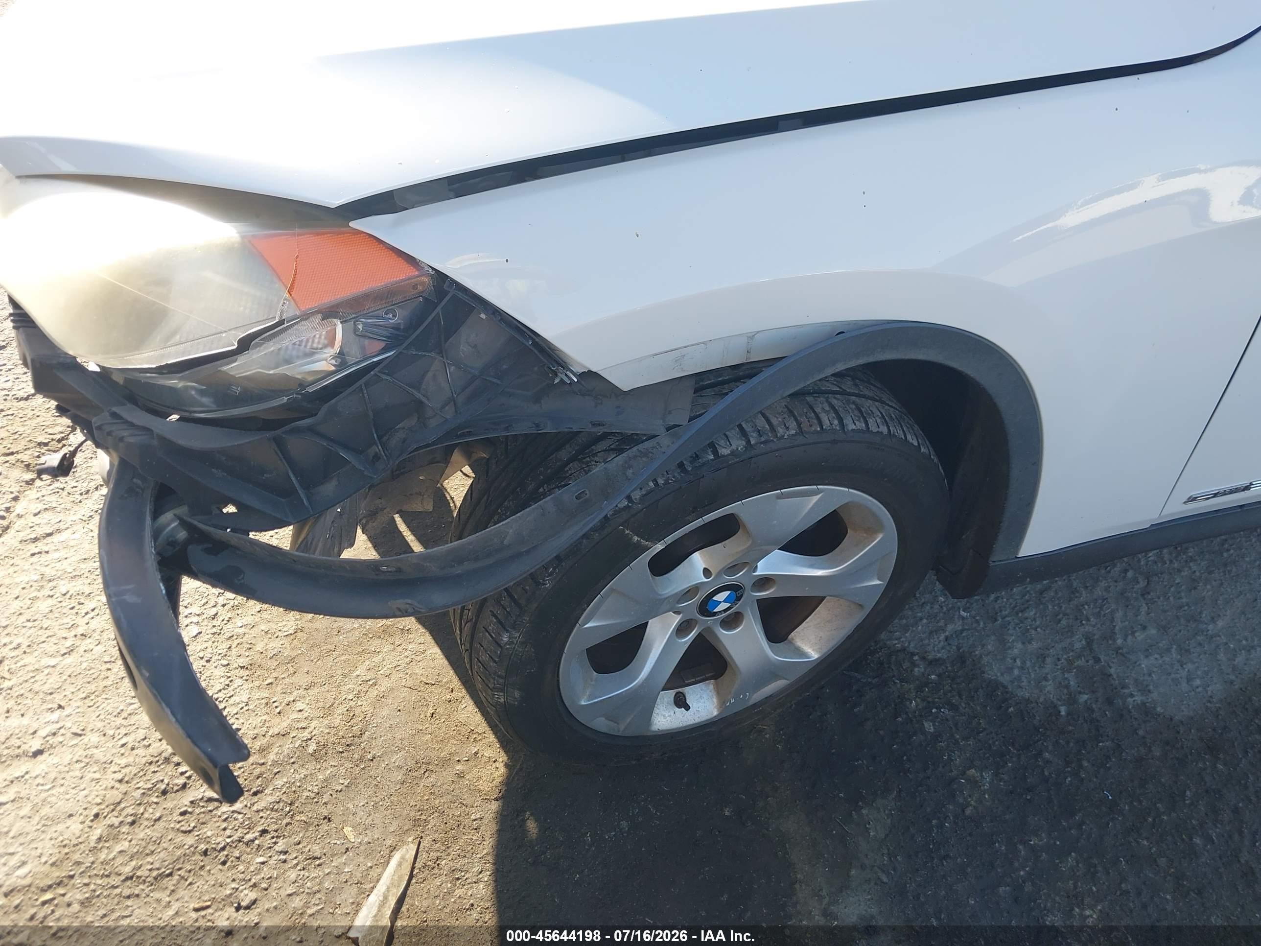2014 Bmw X1 Sdrive28i White vin: WBAVM1C52EVW53380